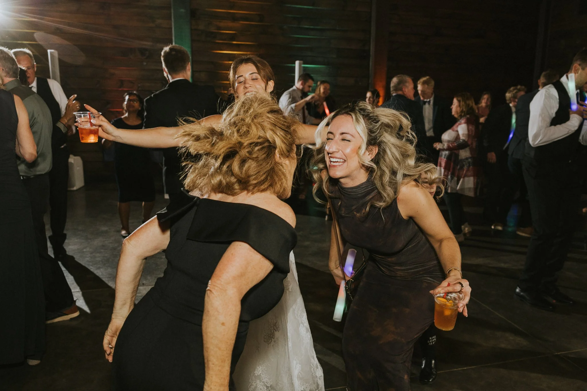 sugar-hollow-retreat-fall-wedding-butler-tennessee-boone-north-carolina-smoky-mountain-katy-sergent-photography-134.jpg