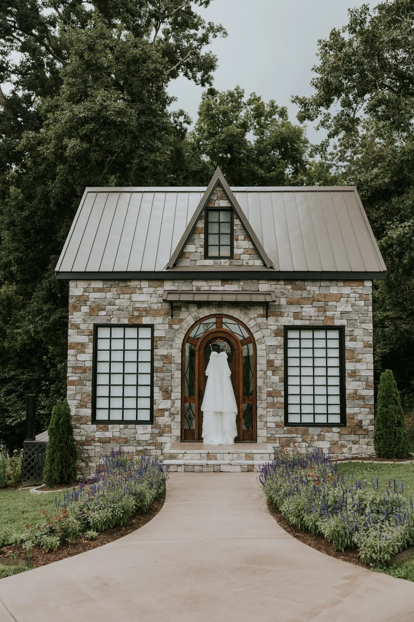 greenwood-oaks-farm-wildflower-garden-summer-wedding-afton-tennessee-greeneville-tn-katy-sergent-photography-16.jpg