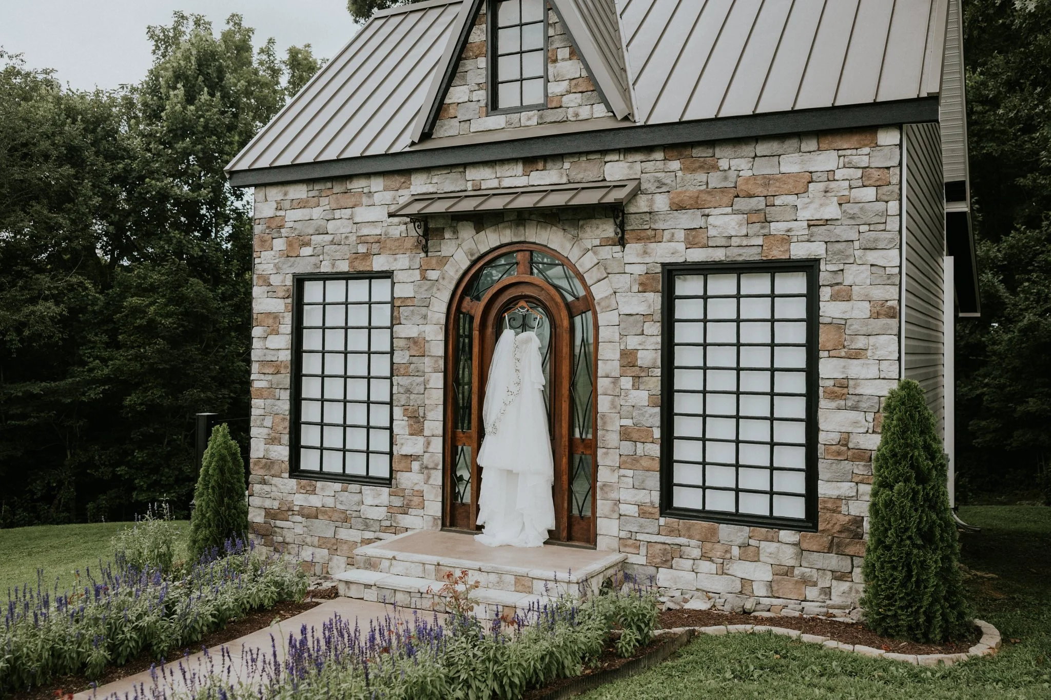 greenwood-oaks-farm-wildflower-garden-summer-wedding-afton-tennessee-greeneville-tn-katy-sergent-photography-19.jpg