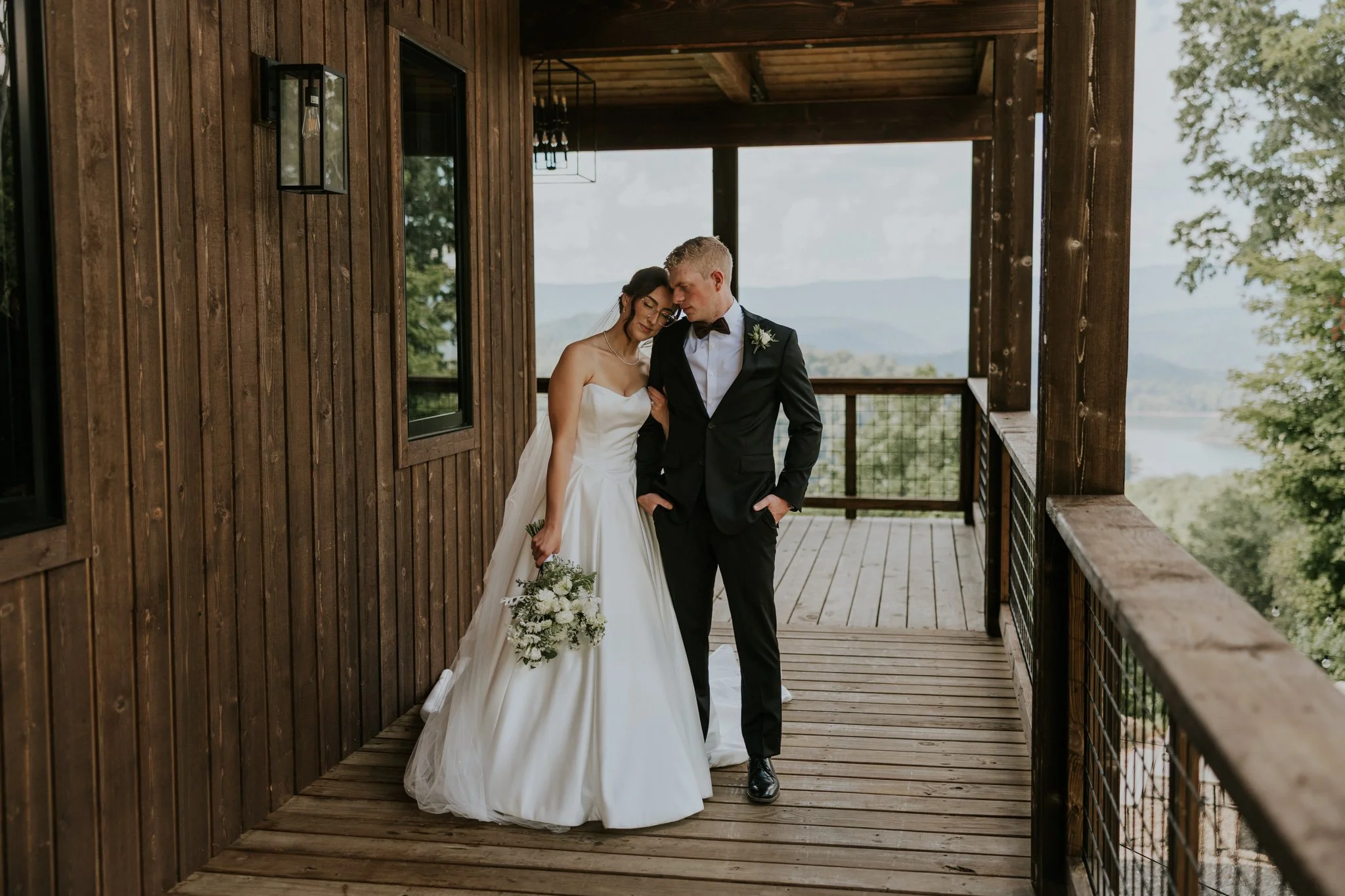 sugar-hollow-retreat-butler-tennessee-summer-elegant-classic-luxury-smoky-mountain-wedding-katy-sergent-photography-134.jpg