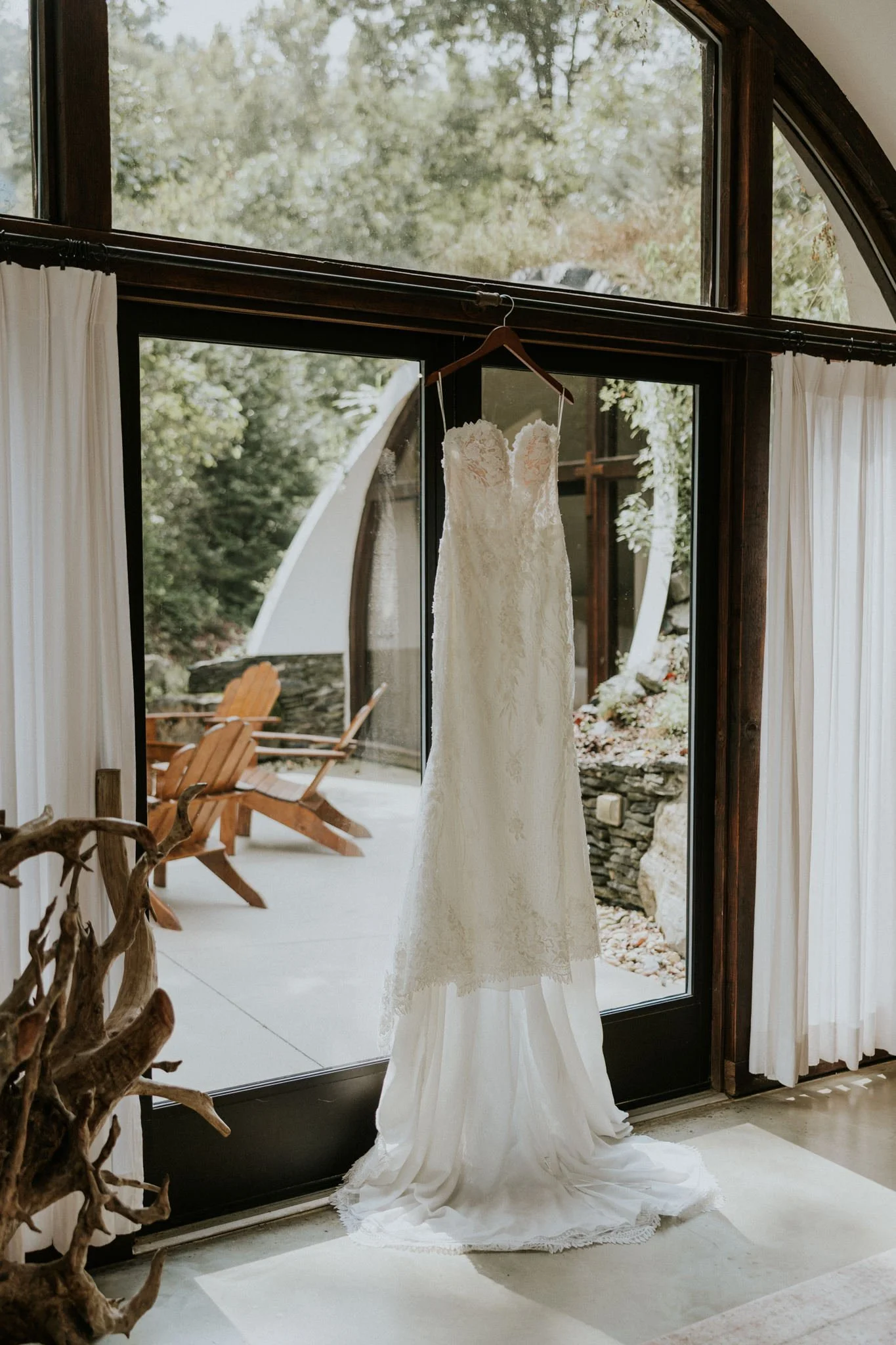 waterstone-venue-johnson-city-tennessee-boho-wedding-katy-sergent-photography-4.jpg