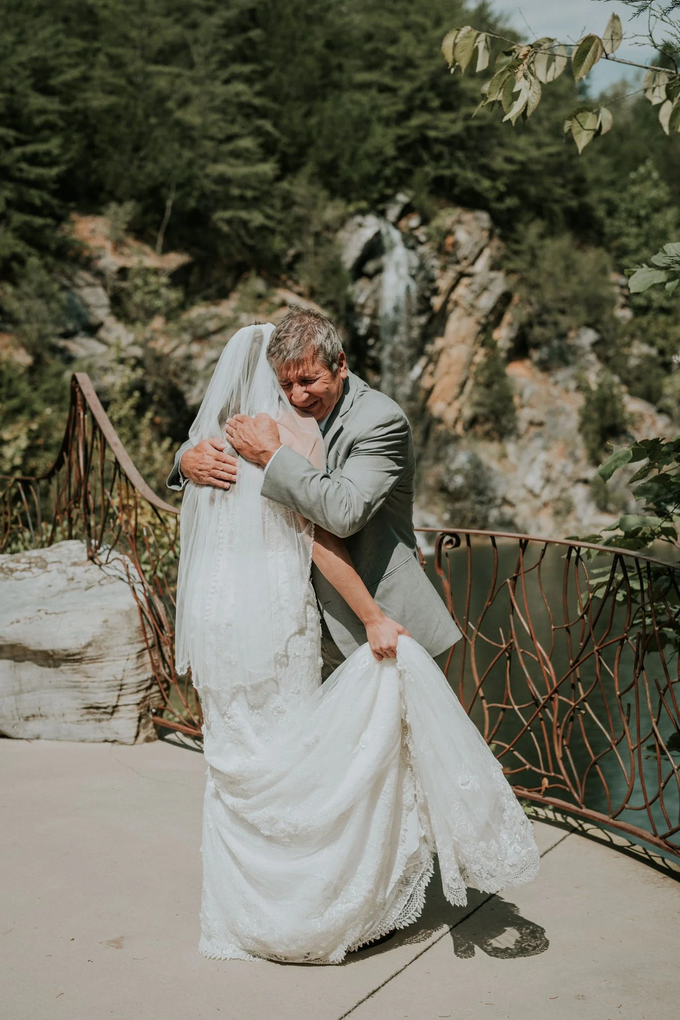 waterstone-venue-johnson-city-tennessee-boho-wedding-katy-sergent-photography-33.jpg