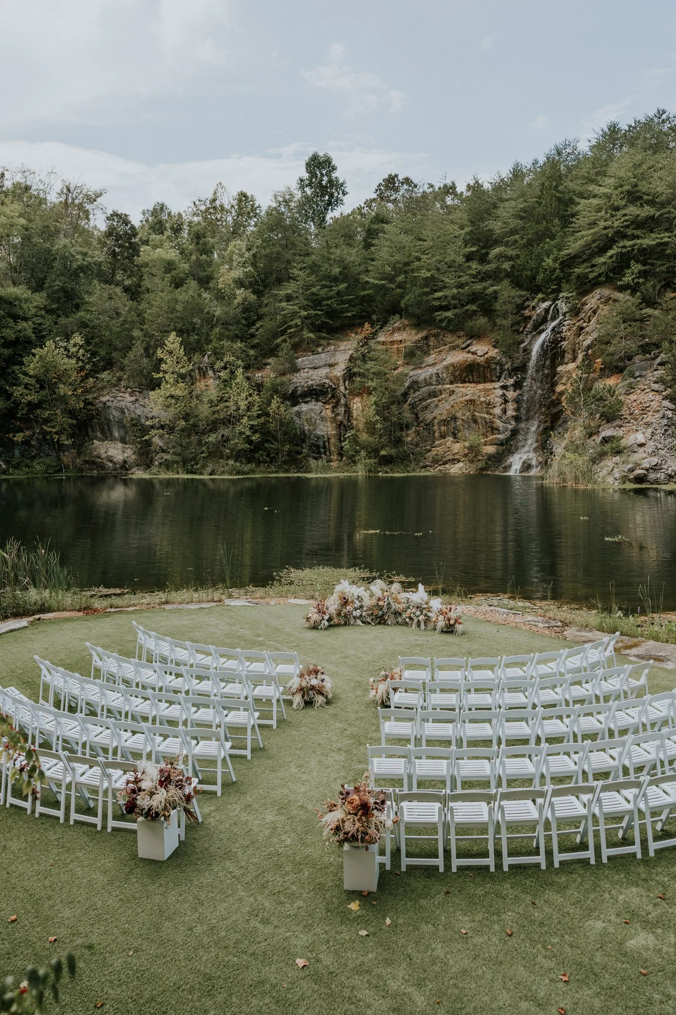 waterstone-venue-johnson-city-tennessee-boho-wedding-katy-sergent-photography-52.jpg