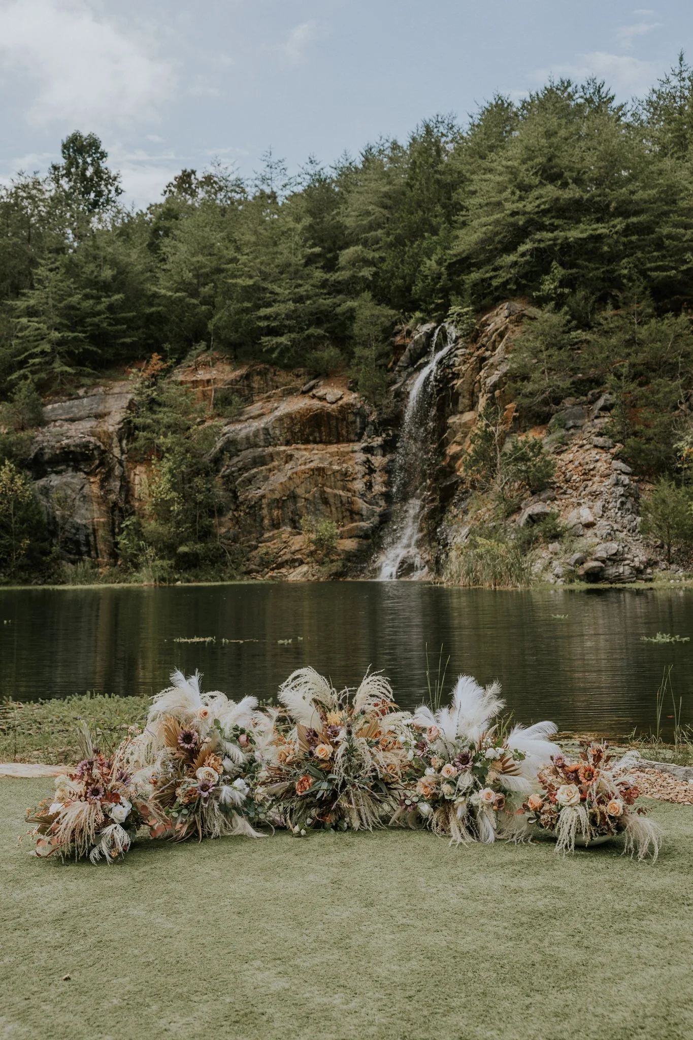 waterstone-venue-johnson-city-tennessee-boho-wedding-katy-sergent-photography-53.jpg