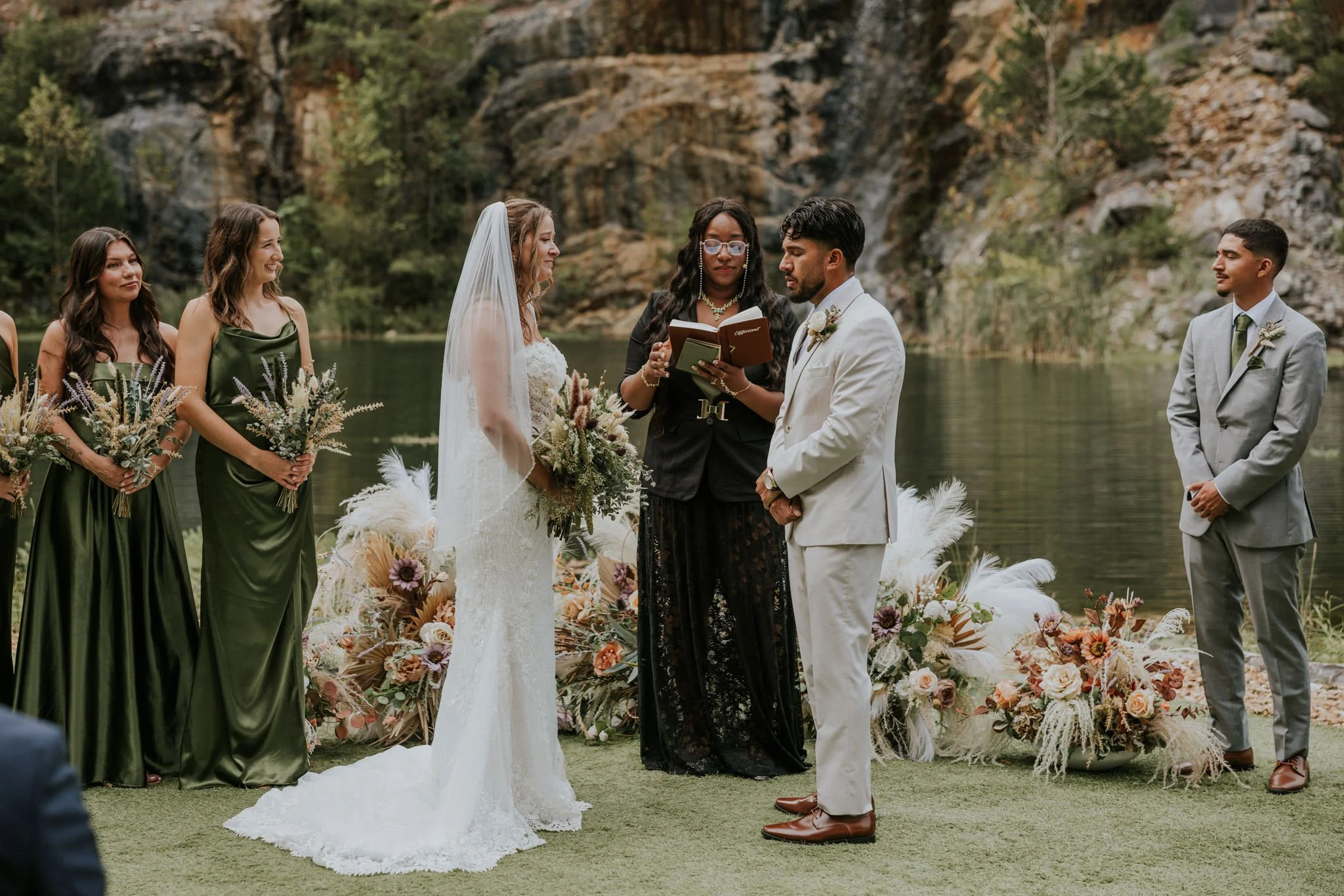 waterstone-venue-johnson-city-tennessee-boho-wedding-katy-sergent-photography-60.jpg