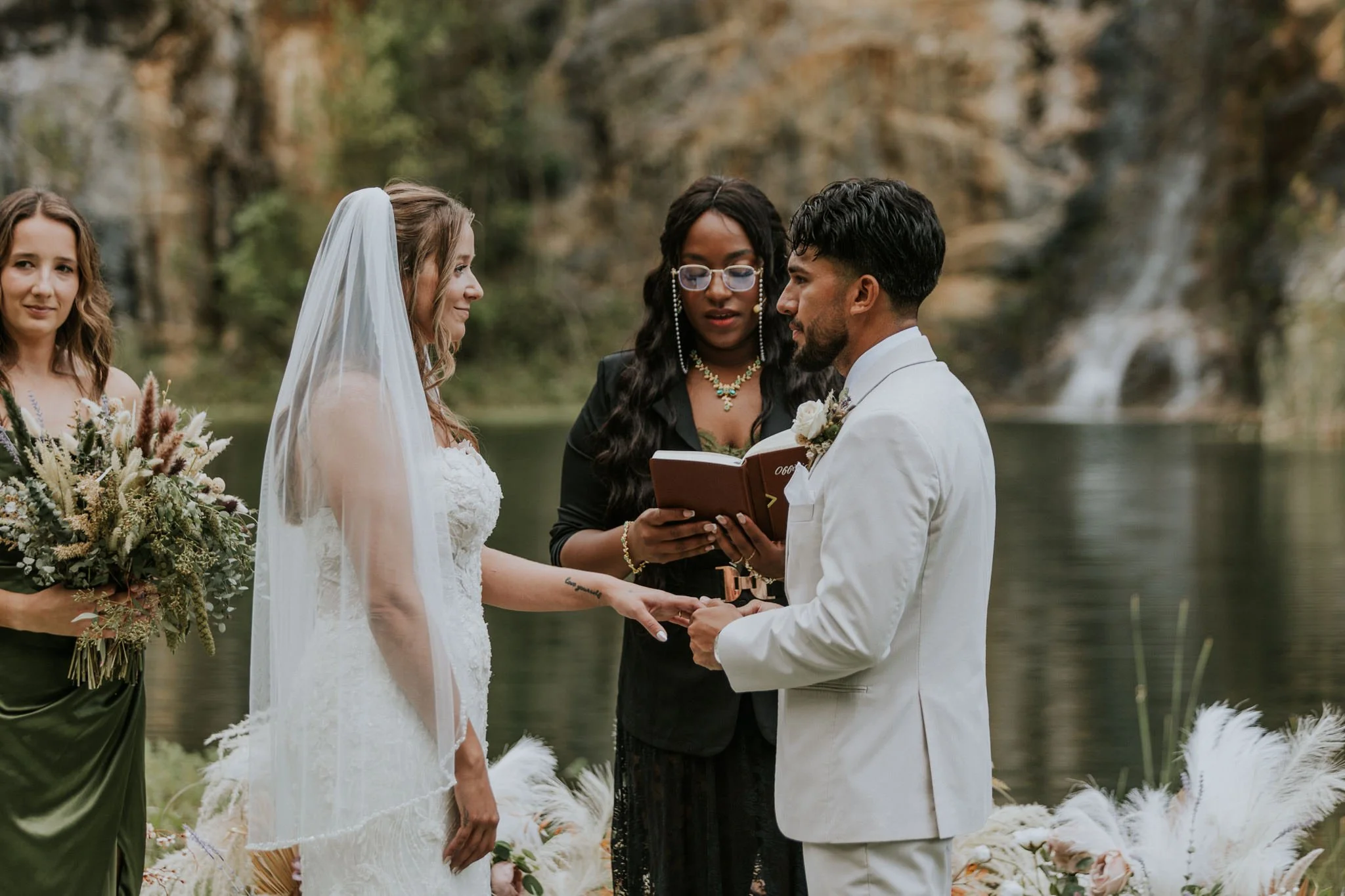 waterstone-venue-johnson-city-tennessee-boho-wedding-katy-sergent-photography-64.jpg