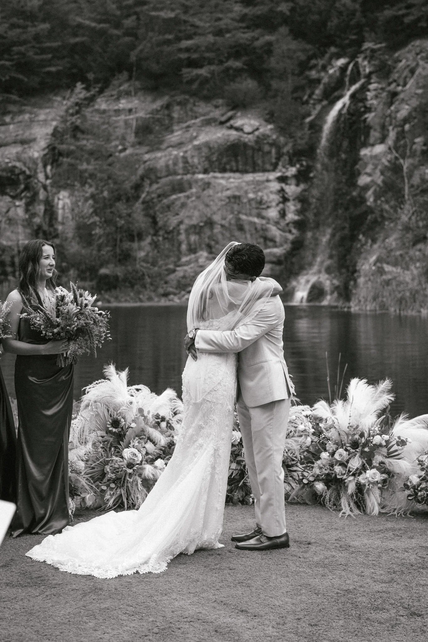 waterstone-venue-johnson-city-tennessee-boho-wedding-katy-sergent-photography-68.jpg