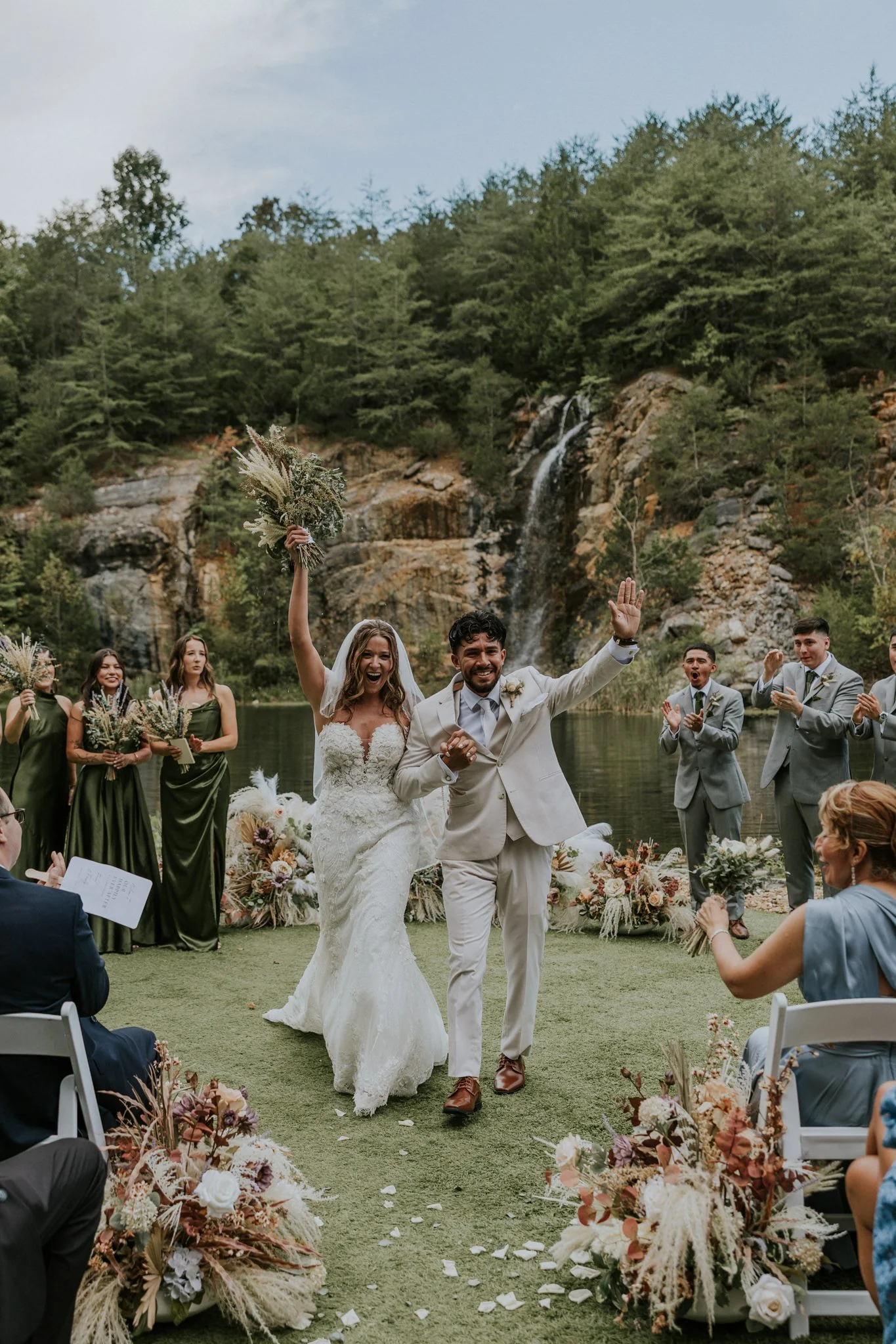 waterstone-venue-johnson-city-tennessee-boho-wedding-katy-sergent-photography-70.jpg