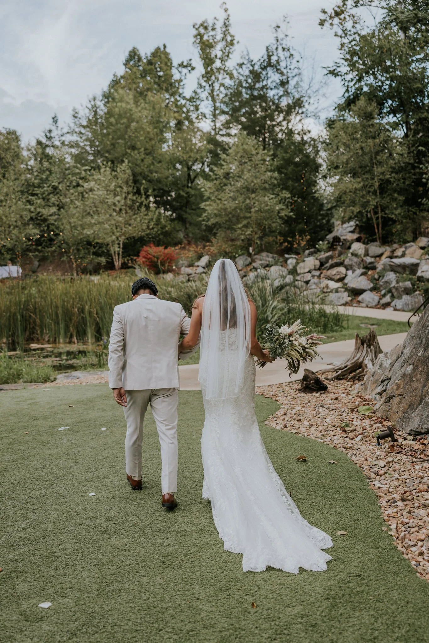 waterstone-venue-johnson-city-tennessee-boho-wedding-katy-sergent-photography-72.jpg