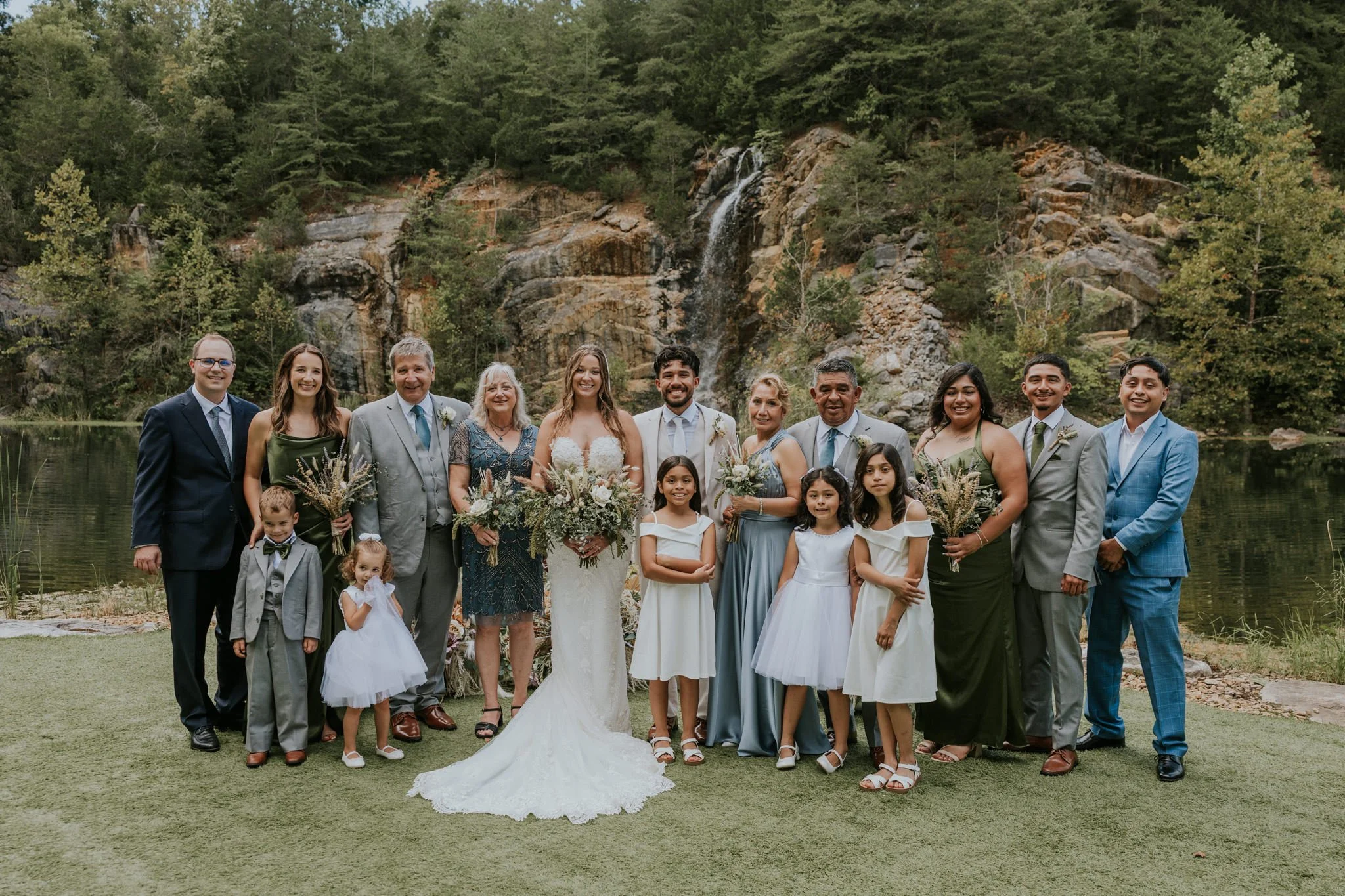 waterstone-venue-johnson-city-tennessee-boho-wedding-katy-sergent-photography-73.jpg