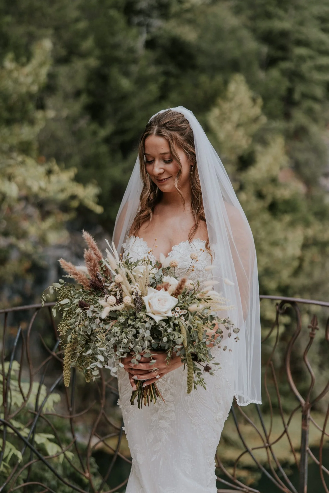waterstone-venue-johnson-city-tennessee-boho-wedding-katy-sergent-photography-81.jpg