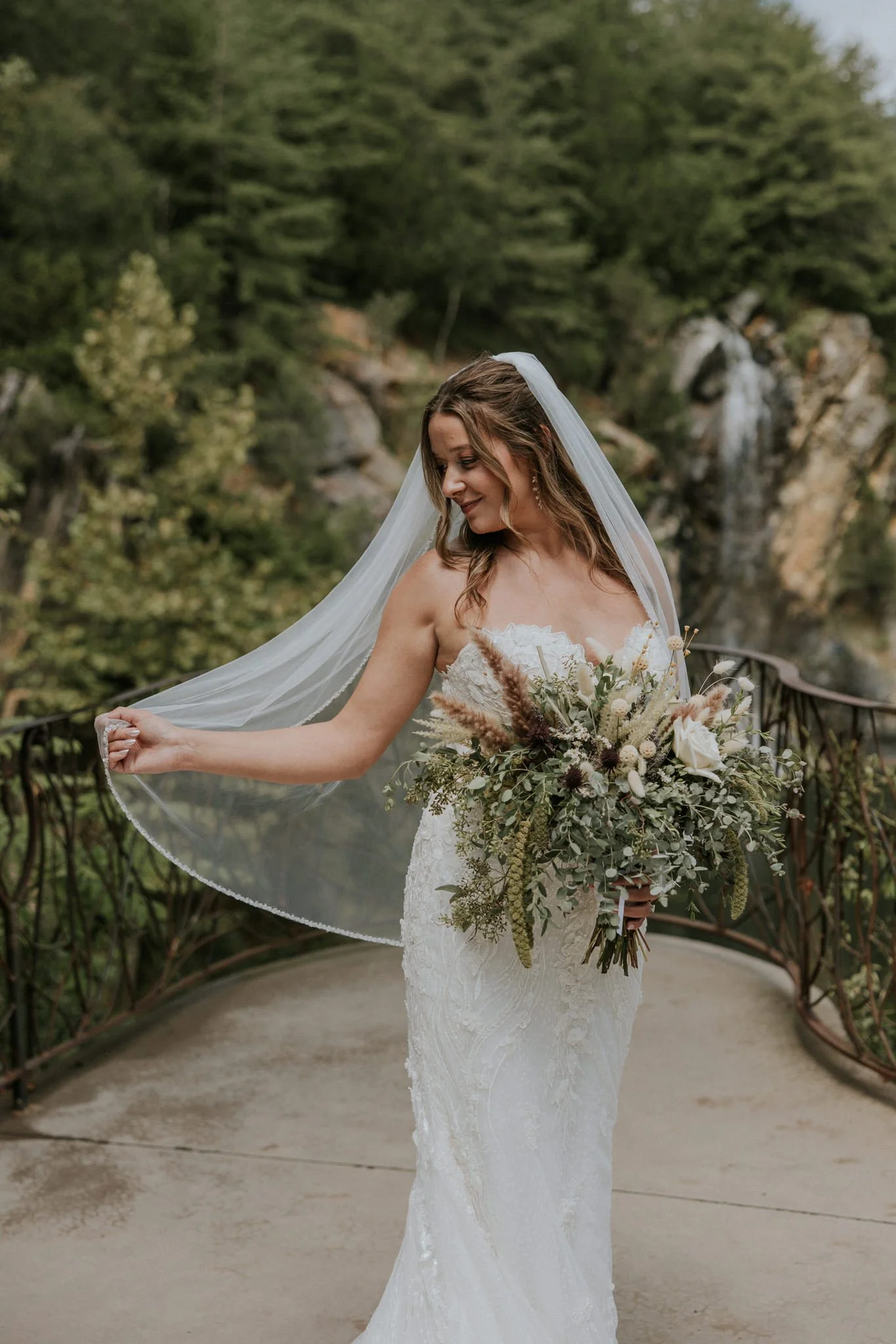 waterstone-venue-johnson-city-tennessee-boho-wedding-katy-sergent-photography-84.jpg