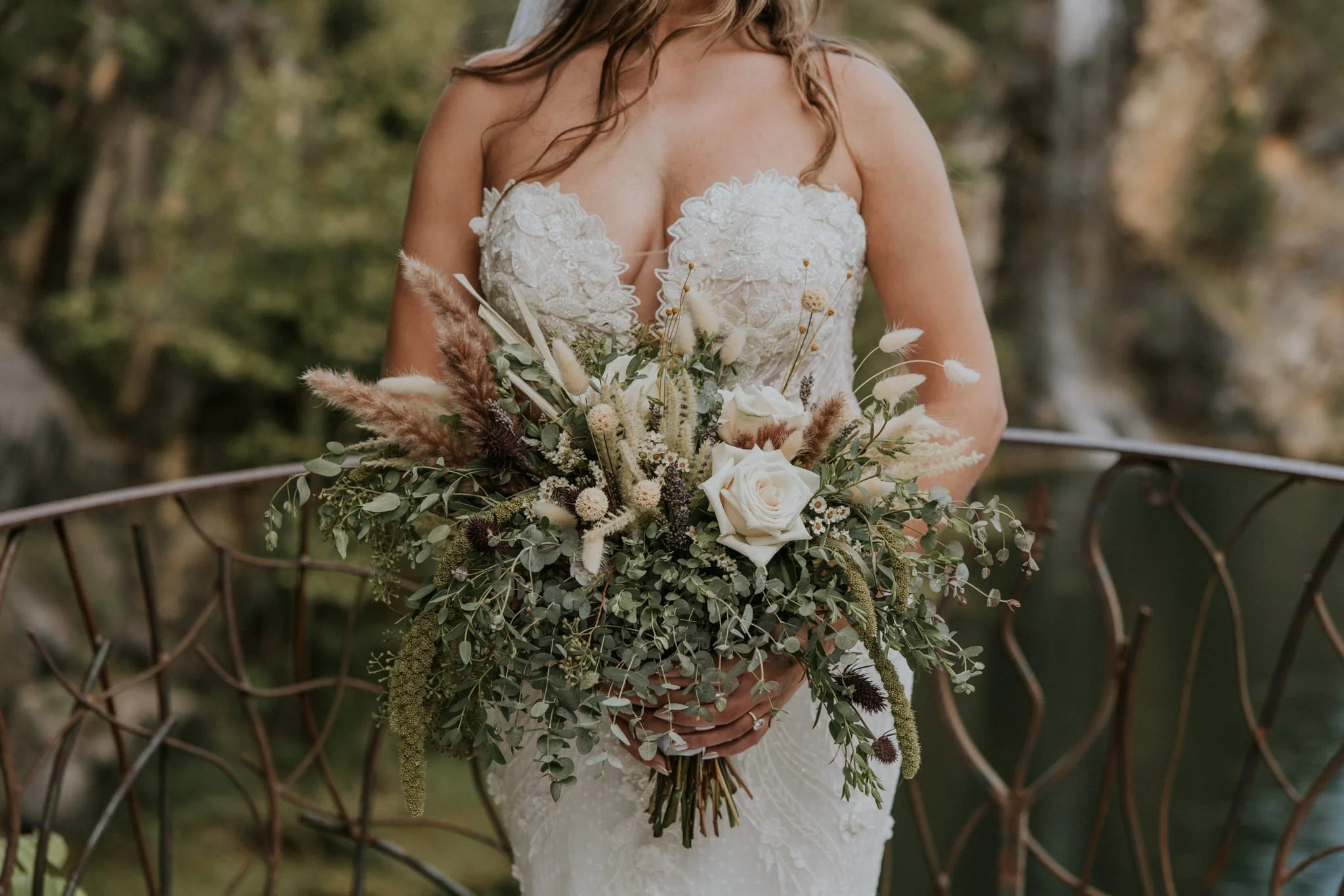 waterstone-venue-johnson-city-tennessee-boho-wedding-katy-sergent-photography-86.jpg