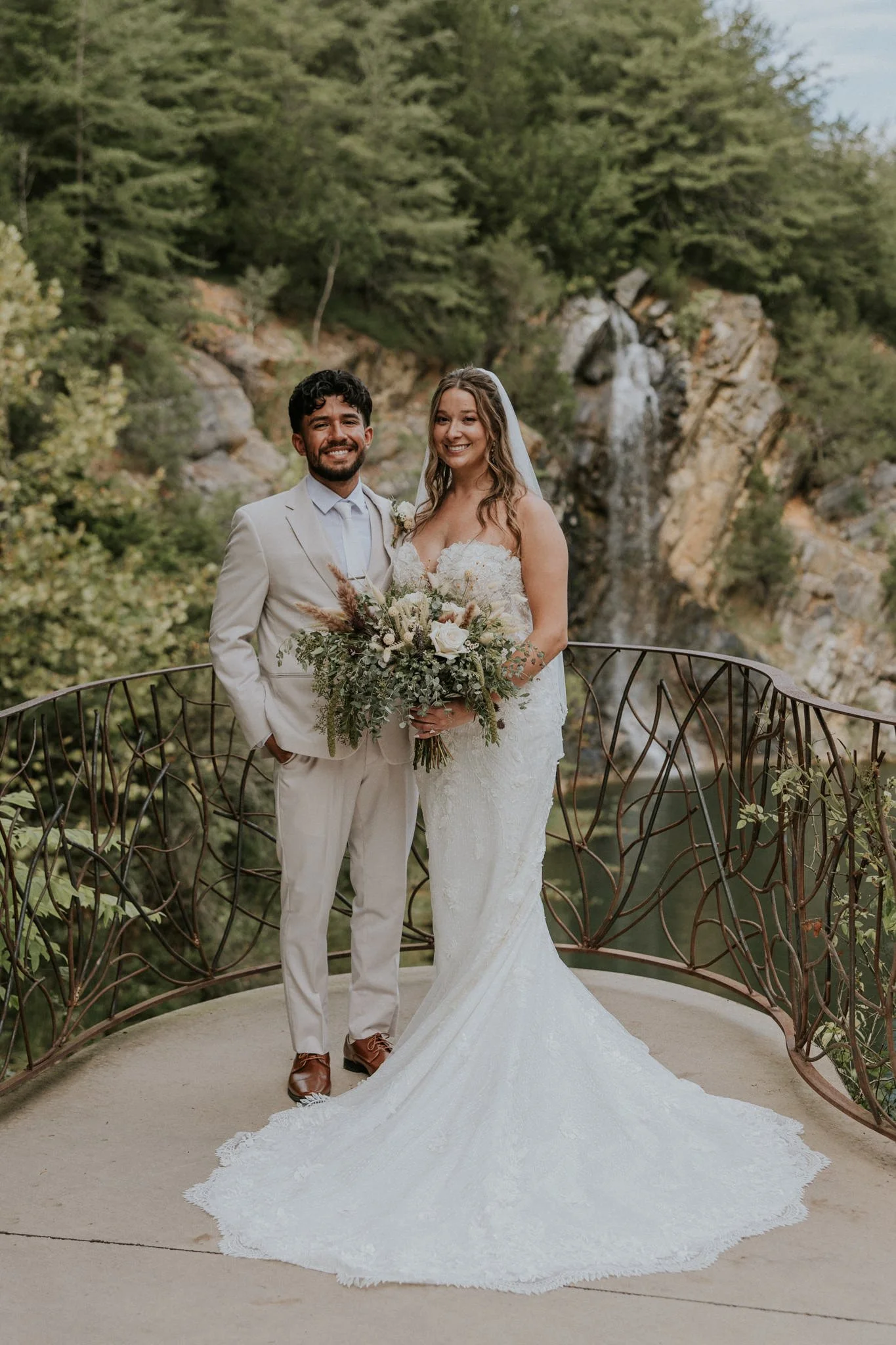 waterstone-venue-johnson-city-tennessee-boho-wedding-katy-sergent-photography-93.jpg