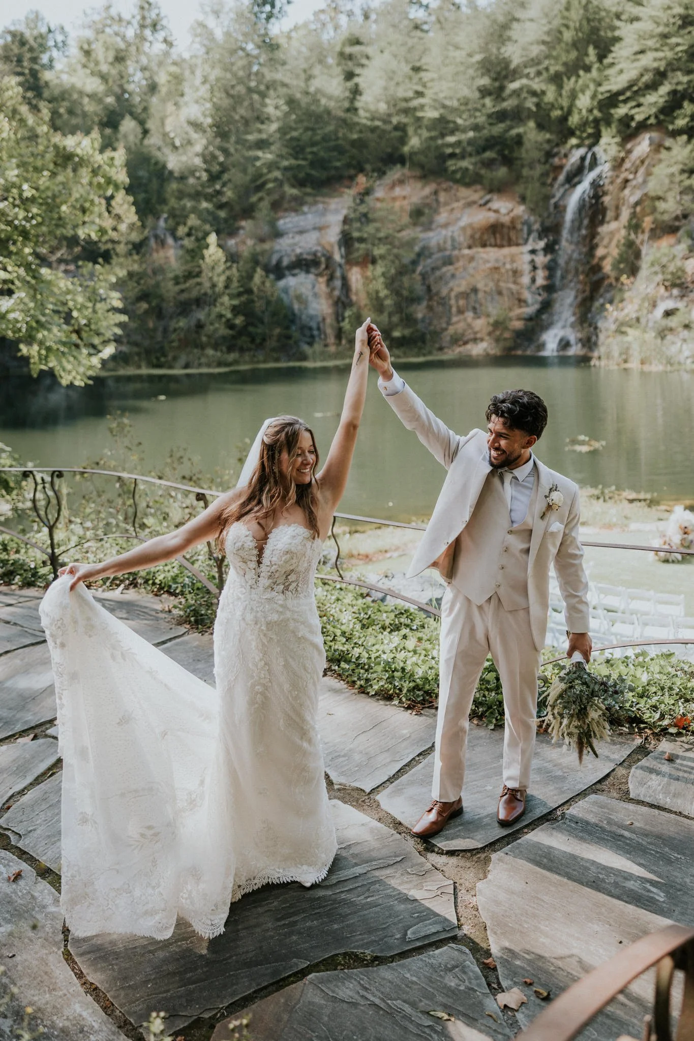 waterstone-venue-johnson-city-tennessee-boho-wedding-katy-sergent-photography-102.jpg