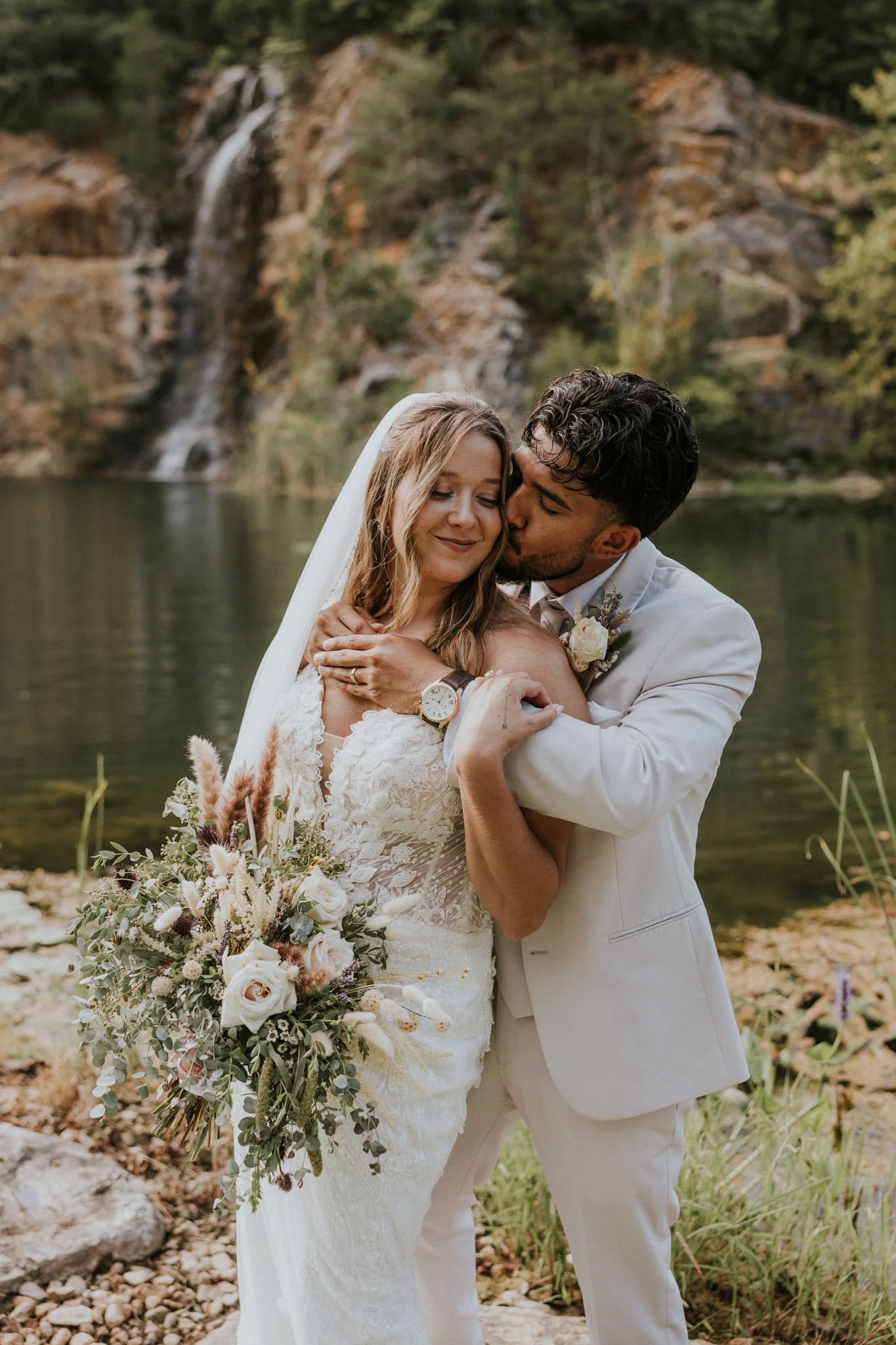 waterstone-venue-johnson-city-tennessee-boho-wedding-katy-sergent-photography-120.jpg