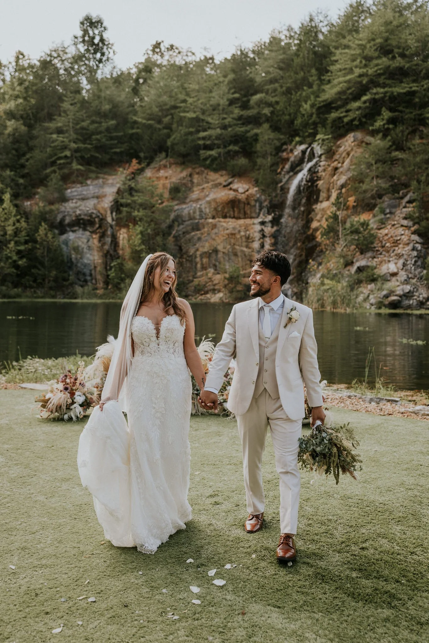 waterstone-venue-johnson-city-tennessee-boho-wedding-katy-sergent-photography-122.jpg