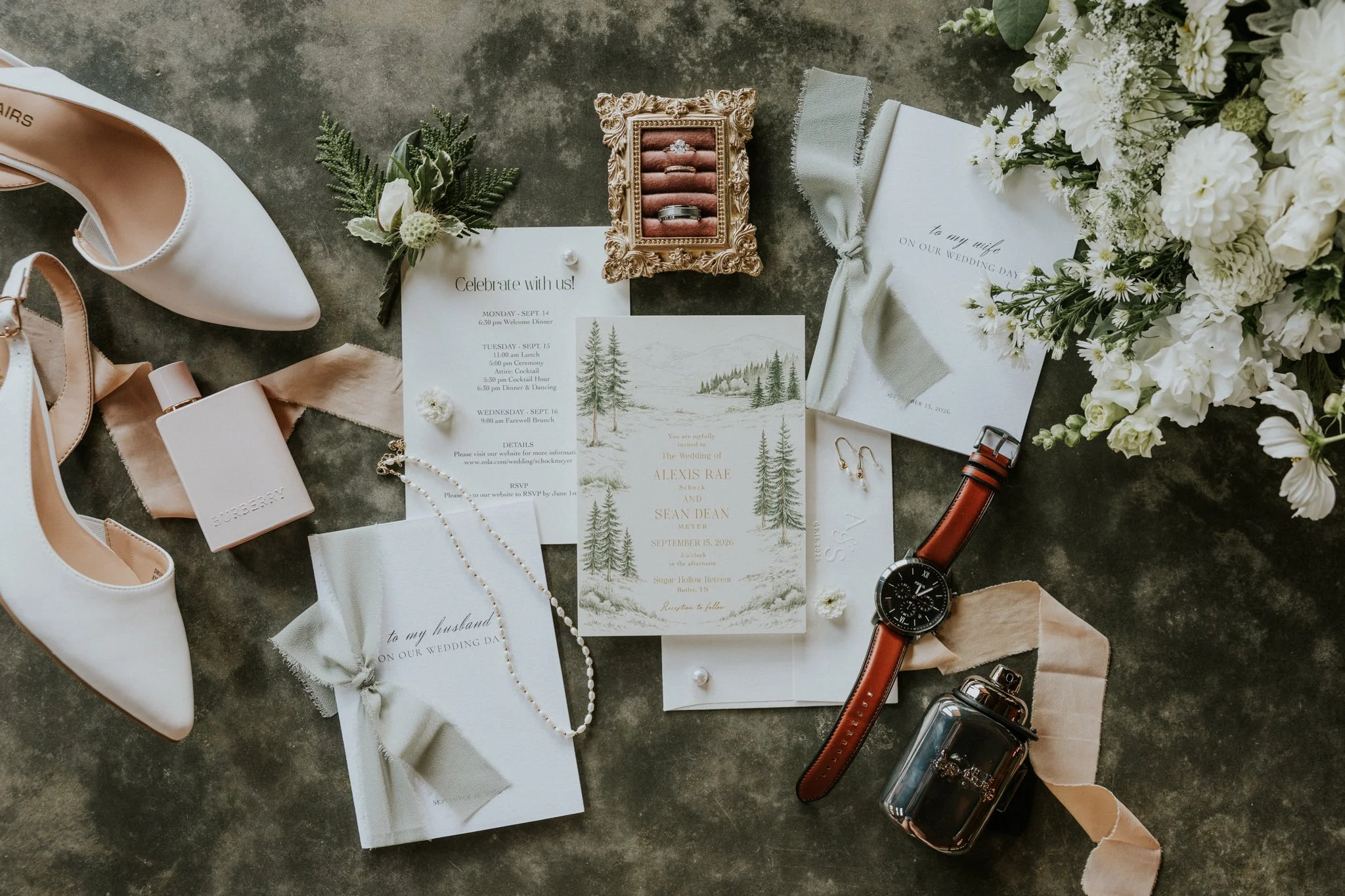 sugar-hollow-retreat-butler-tennessee-summer-elegant-classic-luxury-smoky-mountain-wedding-katy-sergent-photography-3.jpg