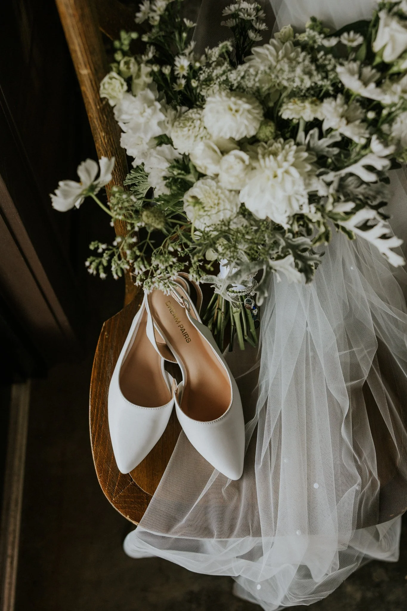 sugar-hollow-retreat-butler-tennessee-summer-elegant-classic-luxury-smoky-mountain-wedding-katy-sergent-photography-6.jpg
