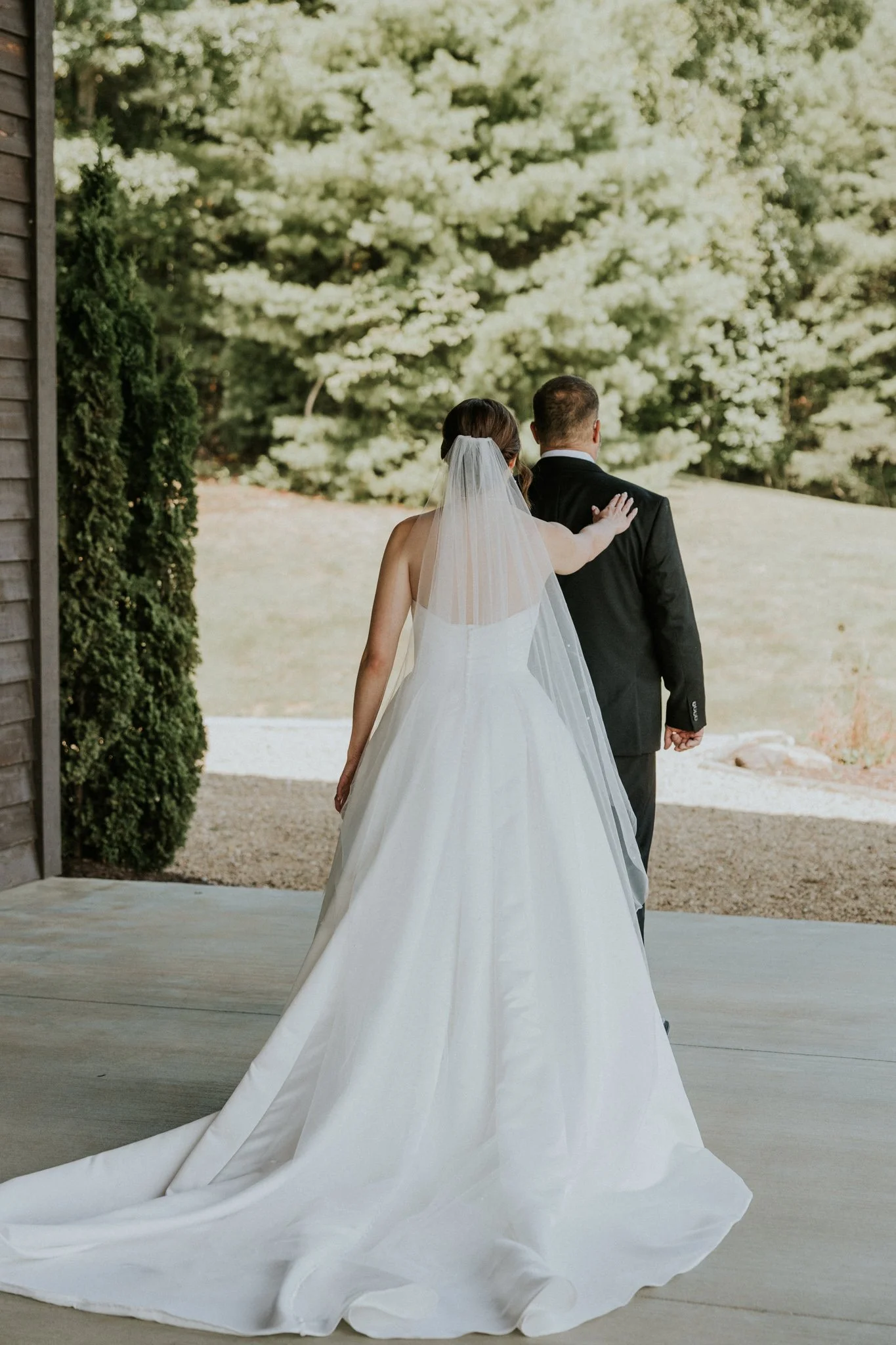 sugar-hollow-retreat-butler-tennessee-summer-elegant-classic-luxury-smoky-mountain-wedding-katy-sergent-photography-29.jpg