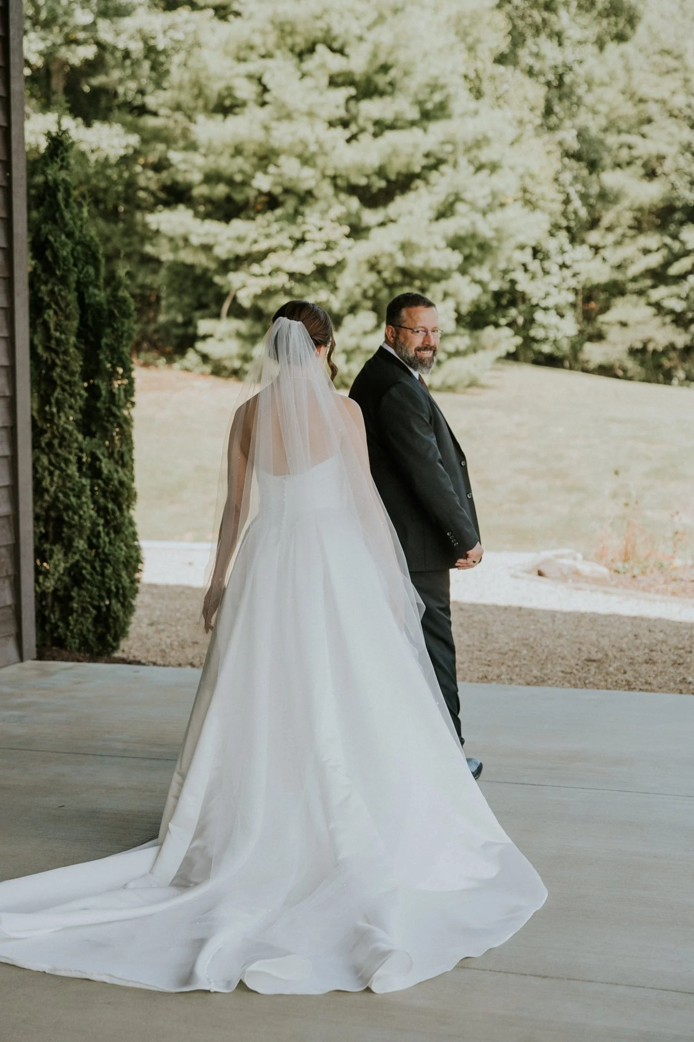 sugar-hollow-retreat-butler-tennessee-summer-elegant-classic-luxury-smoky-mountain-wedding-katy-sergent-photography-30.jpg