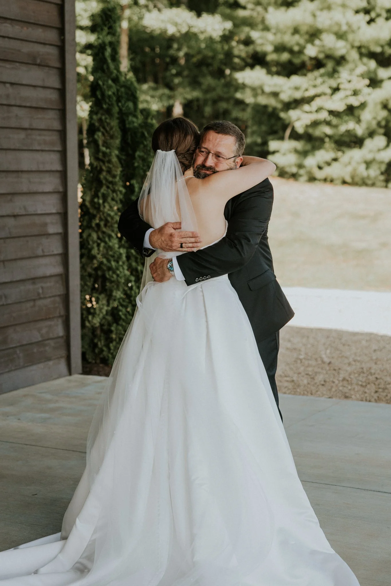 sugar-hollow-retreat-butler-tennessee-summer-elegant-classic-luxury-smoky-mountain-wedding-katy-sergent-photography-32.jpg