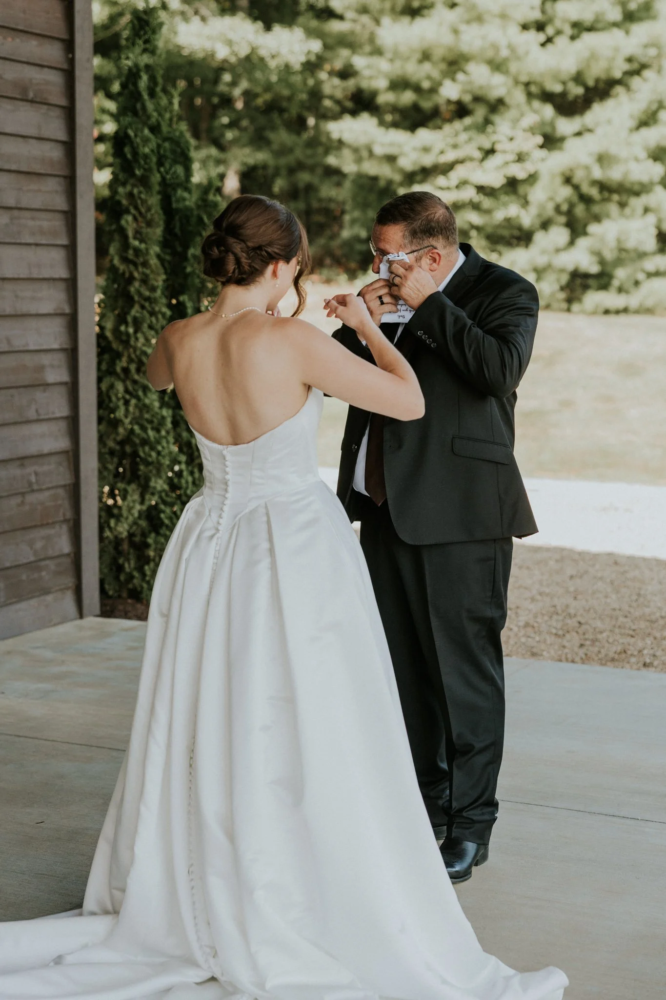 sugar-hollow-retreat-butler-tennessee-summer-elegant-classic-luxury-smoky-mountain-wedding-katy-sergent-photography-33.jpg