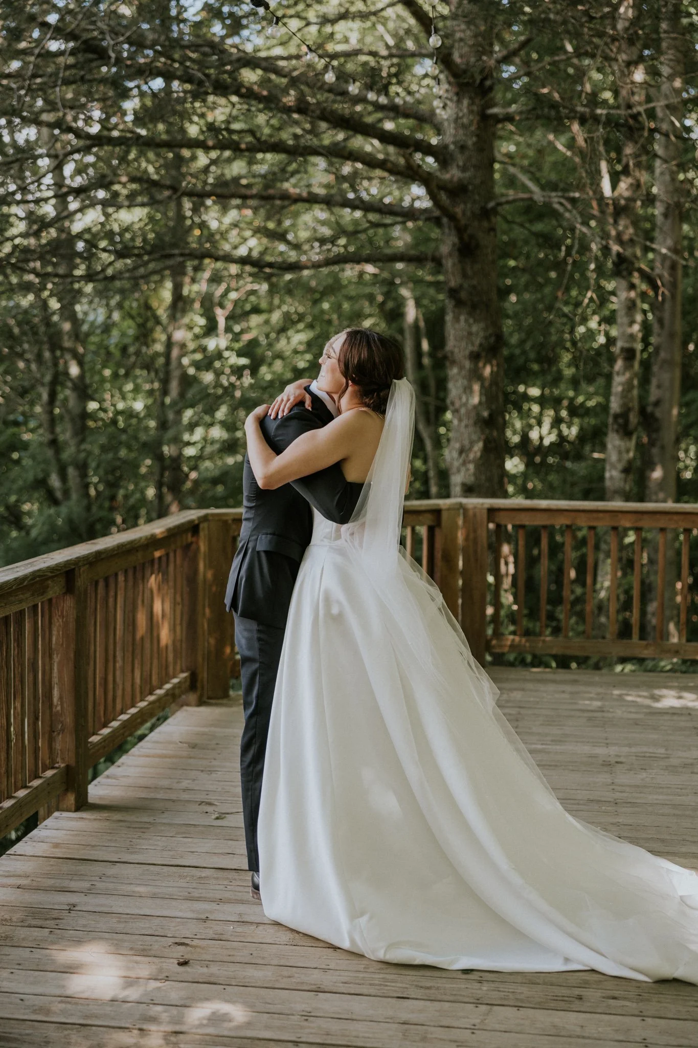 sugar-hollow-retreat-butler-tennessee-summer-elegant-classic-luxury-smoky-mountain-wedding-katy-sergent-photography-60.jpg