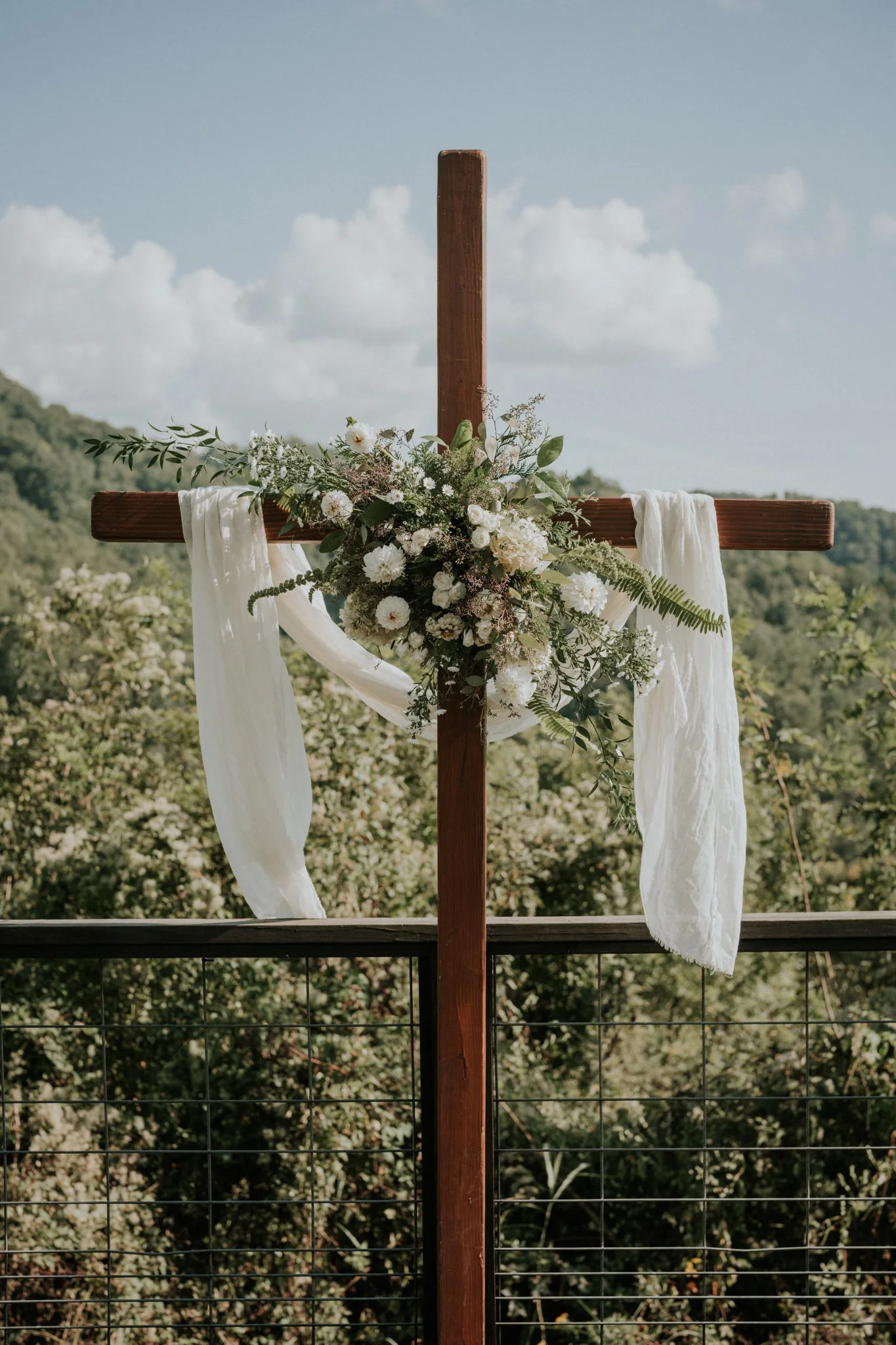 sugar-hollow-retreat-butler-tennessee-summer-elegant-classic-luxury-smoky-mountain-wedding-katy-sergent-photography-80.jpg