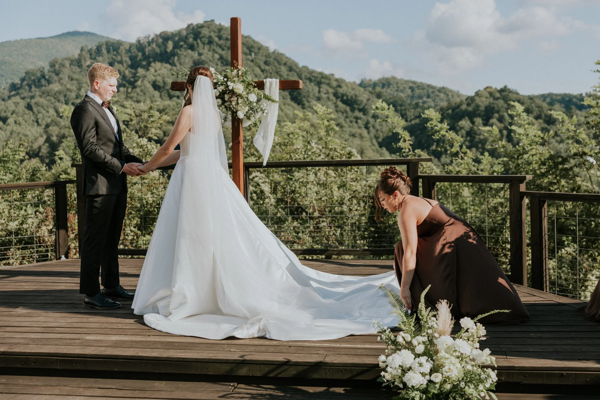 sugar-hollow-retreat-butler-tennessee-summer-elegant-classic-luxury-smoky-mountain-wedding-katy-sergent-photography-89.jpg
