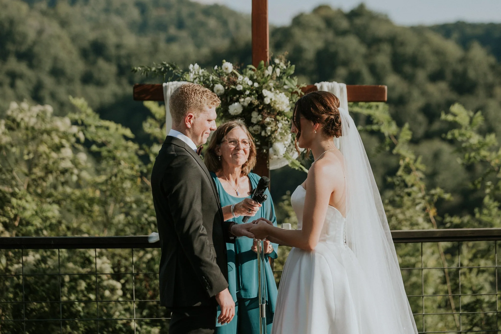 sugar-hollow-retreat-butler-tennessee-summer-elegant-classic-luxury-smoky-mountain-wedding-katy-sergent-photography-95.jpg