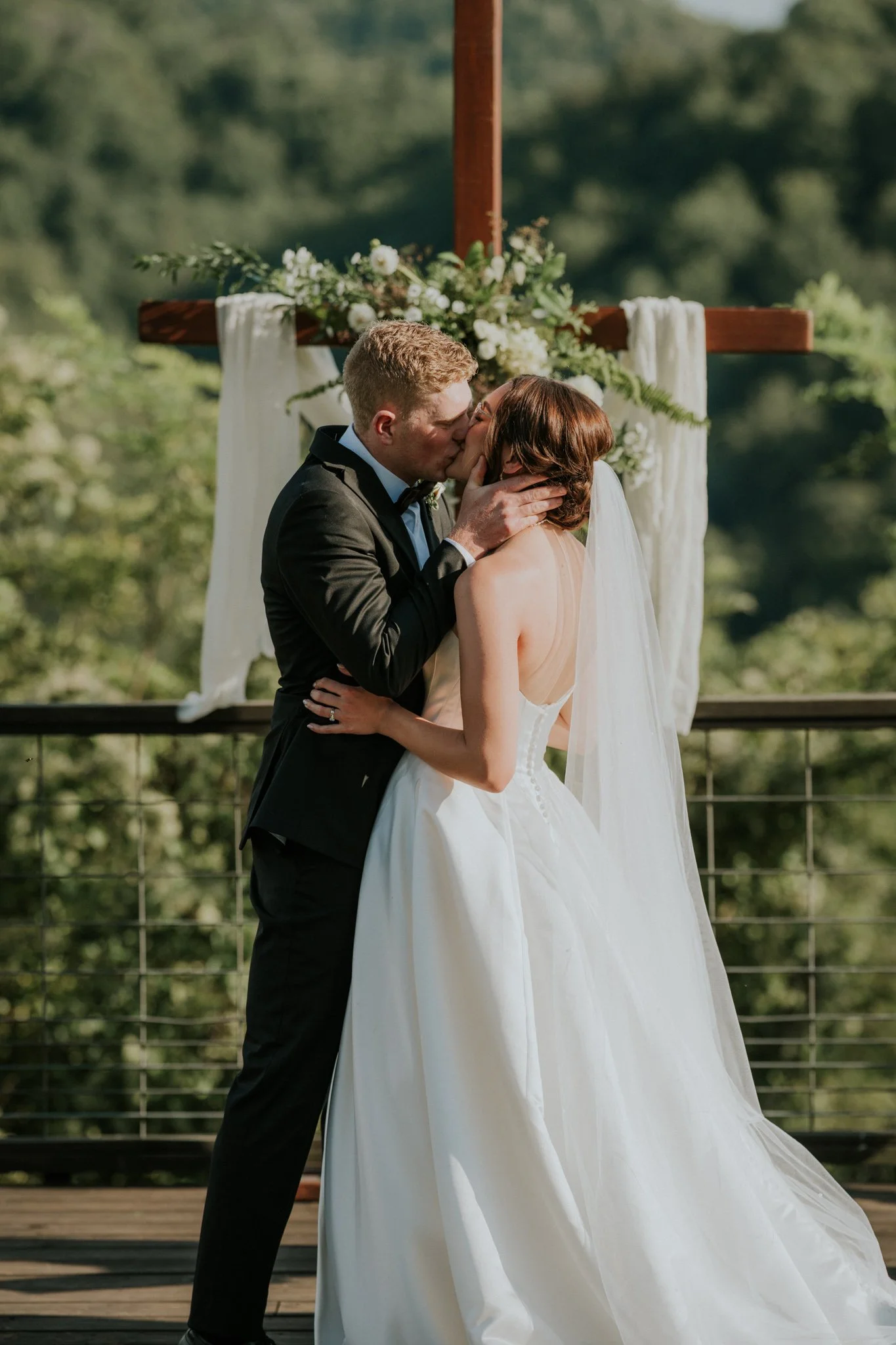 sugar-hollow-retreat-butler-tennessee-summer-elegant-classic-luxury-smoky-mountain-wedding-katy-sergent-photography-97.jpg