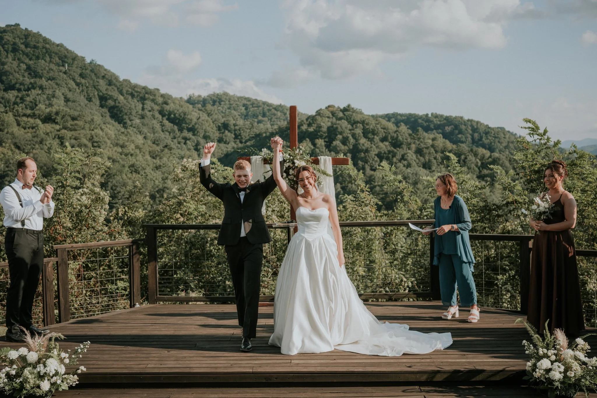 sugar-hollow-retreat-butler-tennessee-summer-elegant-classic-luxury-smoky-mountain-wedding-katy-sergent-photography-98.jpg