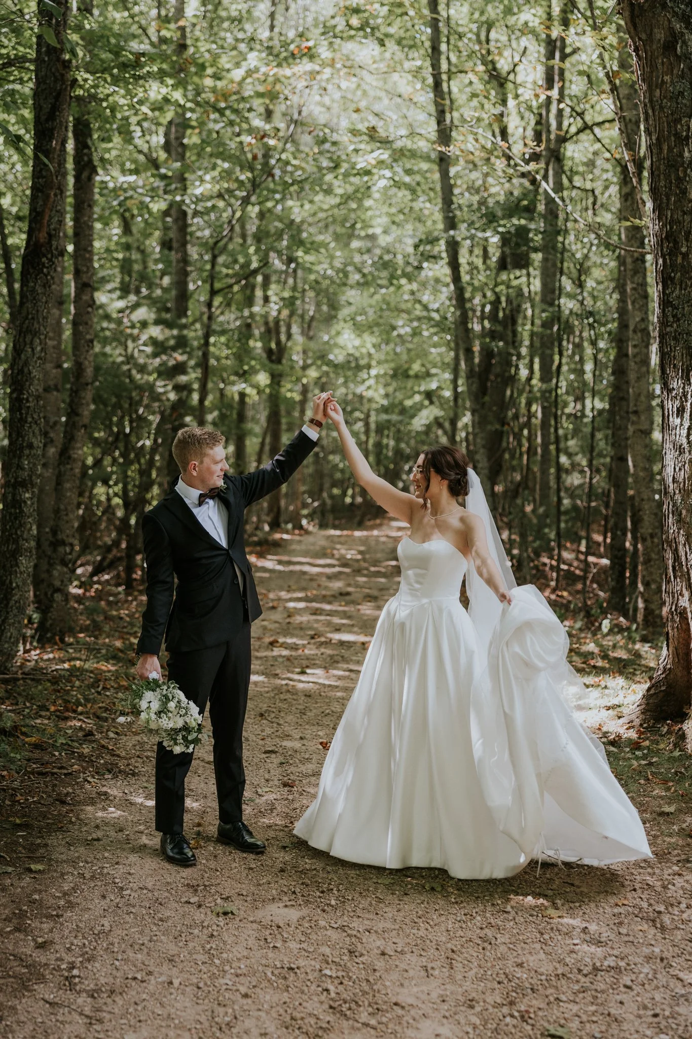 sugar-hollow-retreat-butler-tennessee-summer-elegant-classic-luxury-smoky-mountain-wedding-katy-sergent-photography-108.jpg