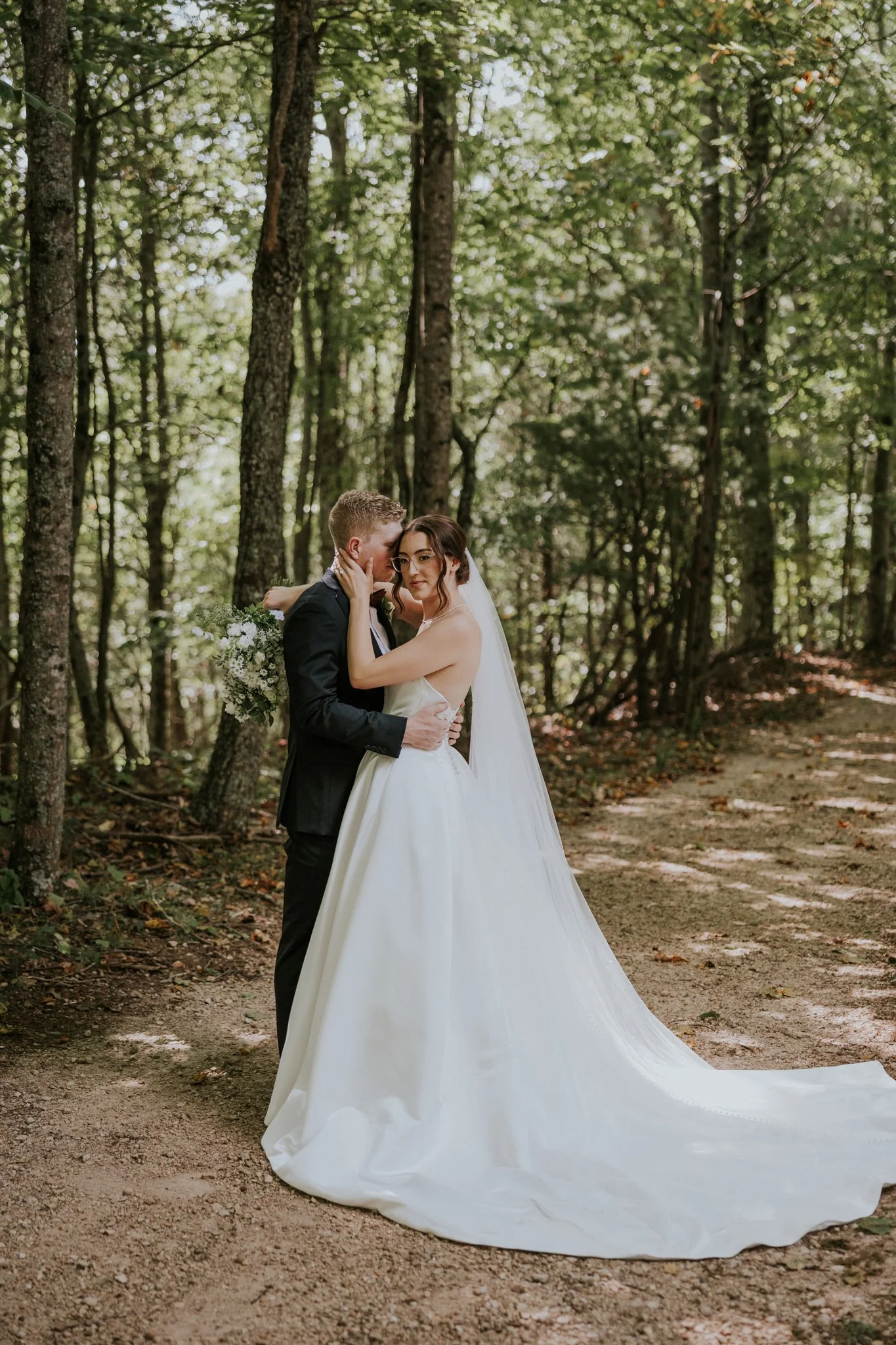 sugar-hollow-retreat-butler-tennessee-summer-elegant-classic-luxury-smoky-mountain-wedding-katy-sergent-photography-112.jpg