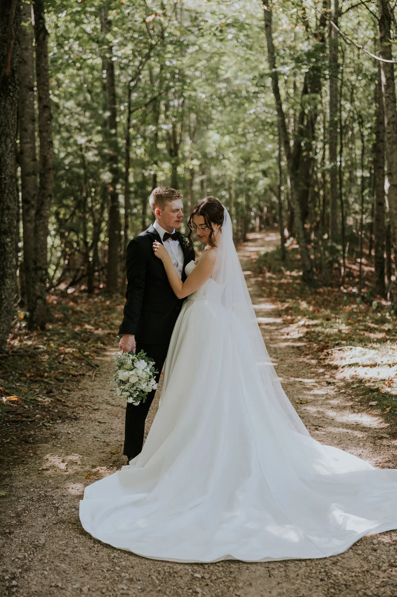 sugar-hollow-retreat-butler-tennessee-summer-elegant-classic-luxury-smoky-mountain-wedding-katy-sergent-photography-118.jpg