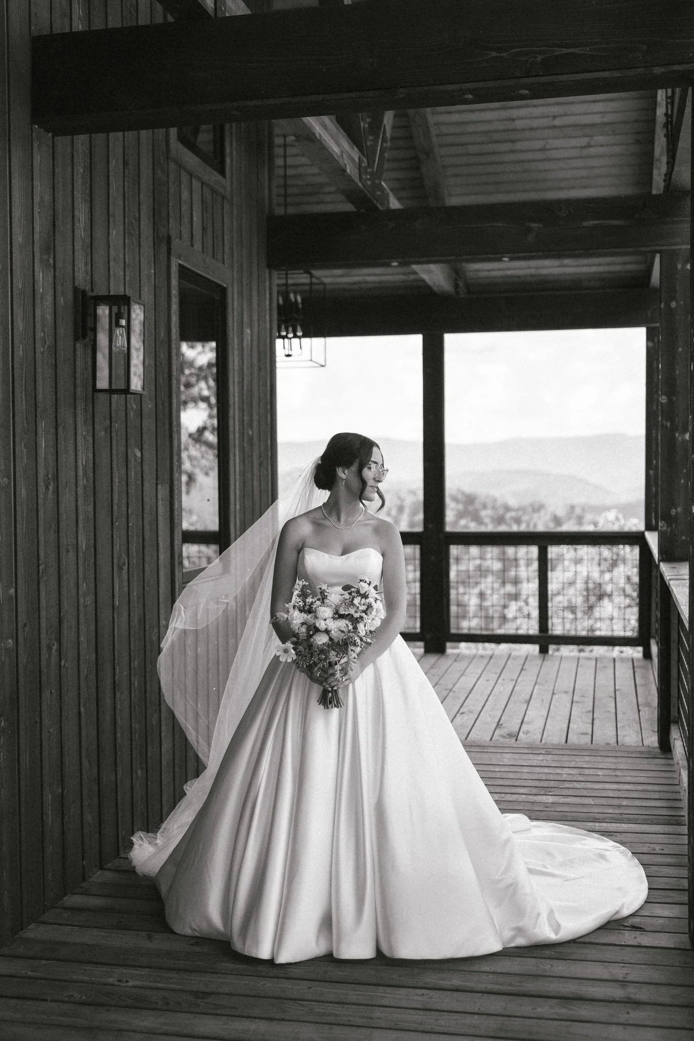 sugar-hollow-retreat-butler-tennessee-summer-elegant-classic-luxury-smoky-mountain-wedding-katy-sergent-photography-131.jpg