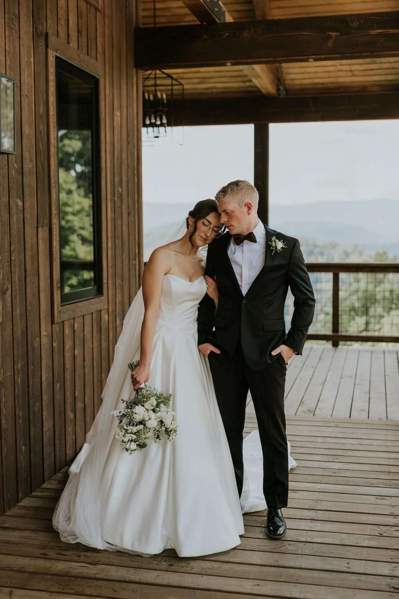 sugar-hollow-retreat-butler-tennessee-summer-elegant-classic-luxury-smoky-mountain-wedding-katy-sergent-photography-133.jpg