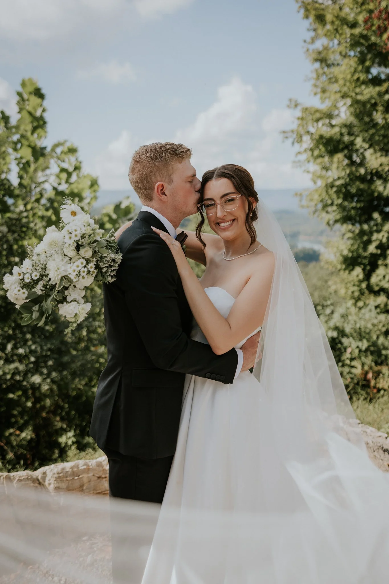 sugar-hollow-retreat-butler-tennessee-summer-elegant-classic-luxury-smoky-mountain-wedding-katy-sergent-photography-136.jpg