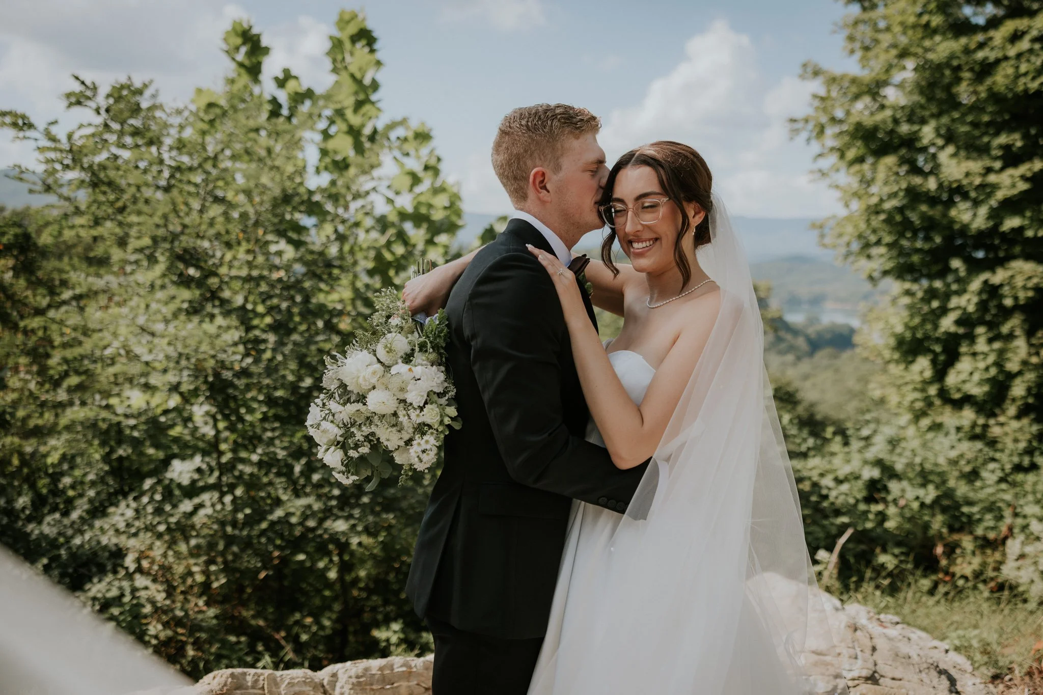 sugar-hollow-retreat-butler-tennessee-summer-elegant-classic-luxury-smoky-mountain-wedding-katy-sergent-photography-138.jpg