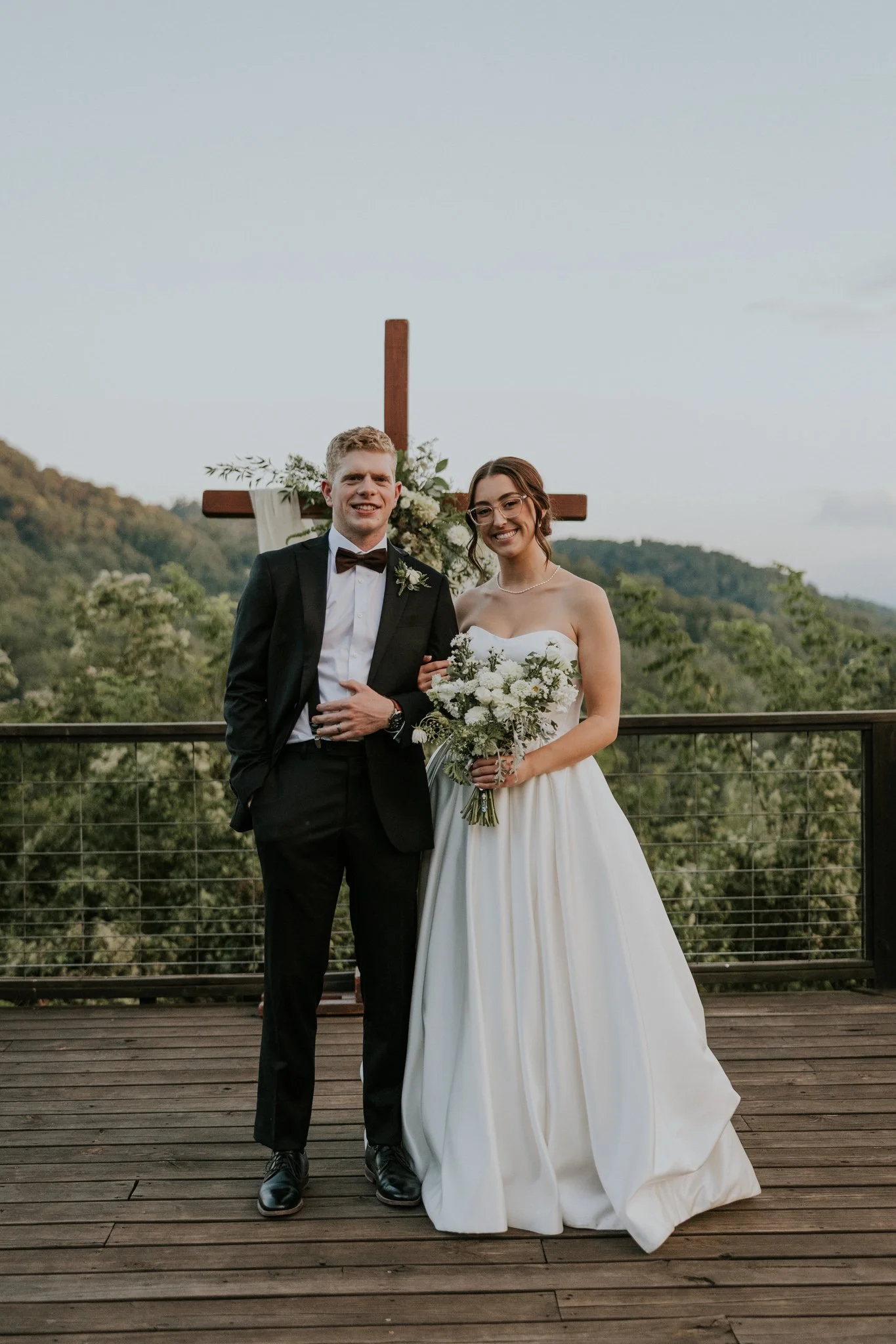 sugar-hollow-retreat-butler-tennessee-summer-elegant-classic-luxury-smoky-mountain-wedding-katy-sergent-photography-141.jpg