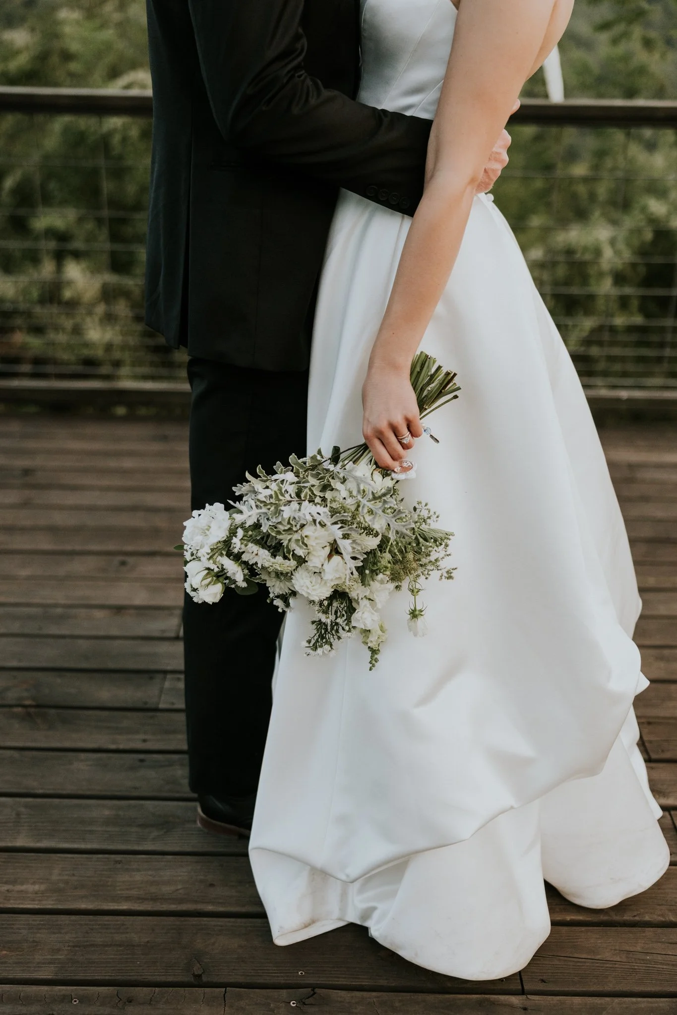 sugar-hollow-retreat-butler-tennessee-summer-elegant-classic-luxury-smoky-mountain-wedding-katy-sergent-photography-143.jpg