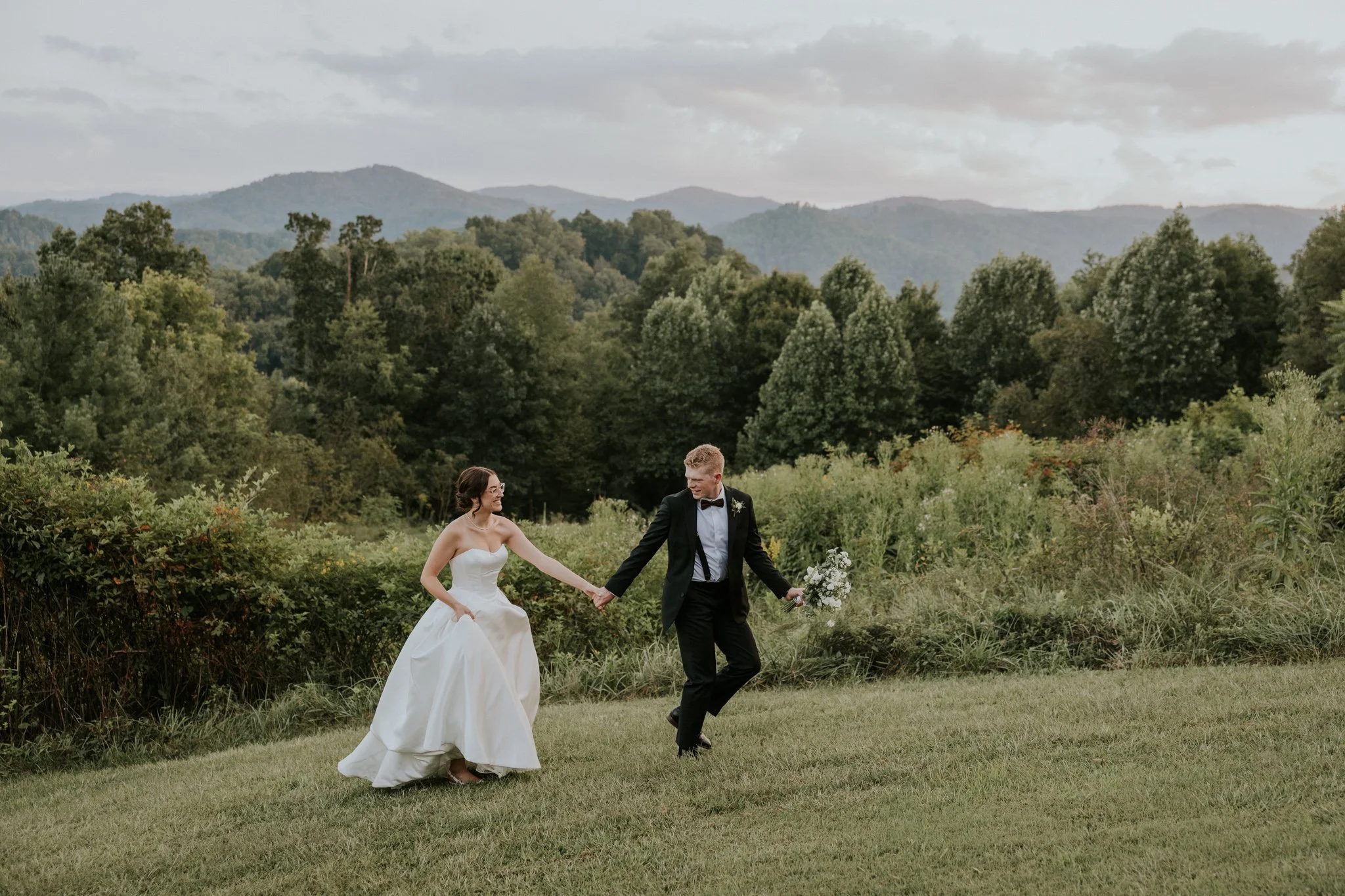 sugar-hollow-retreat-butler-tennessee-summer-elegant-classic-luxury-smoky-mountain-wedding-katy-sergent-photography-144.jpg