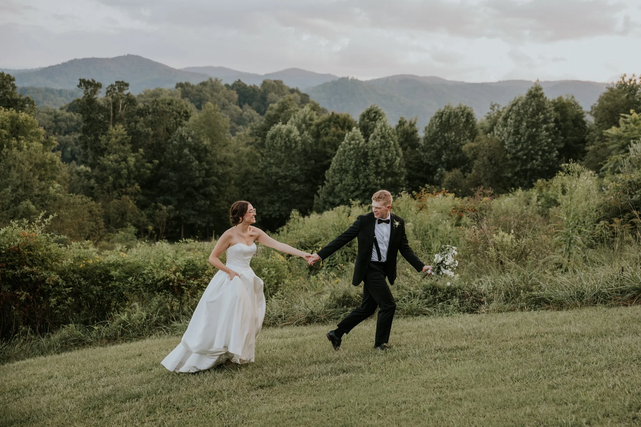 sugar-hollow-retreat-butler-tennessee-summer-elegant-classic-luxury-smoky-mountain-wedding-katy-sergent-photography-145.jpg