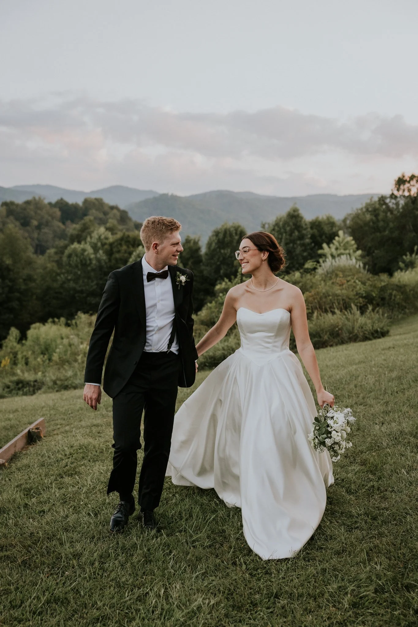 sugar-hollow-retreat-butler-tennessee-summer-elegant-classic-luxury-smoky-mountain-wedding-katy-sergent-photography-152.jpg