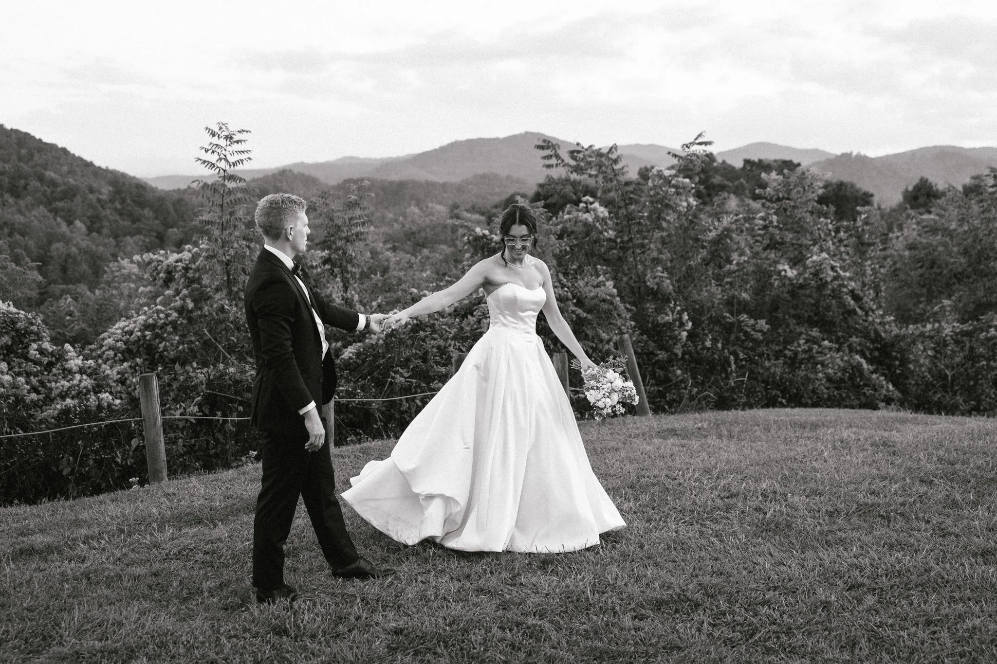 sugar-hollow-retreat-butler-tennessee-summer-elegant-classic-luxury-smoky-mountain-wedding-katy-sergent-photography-153.jpg