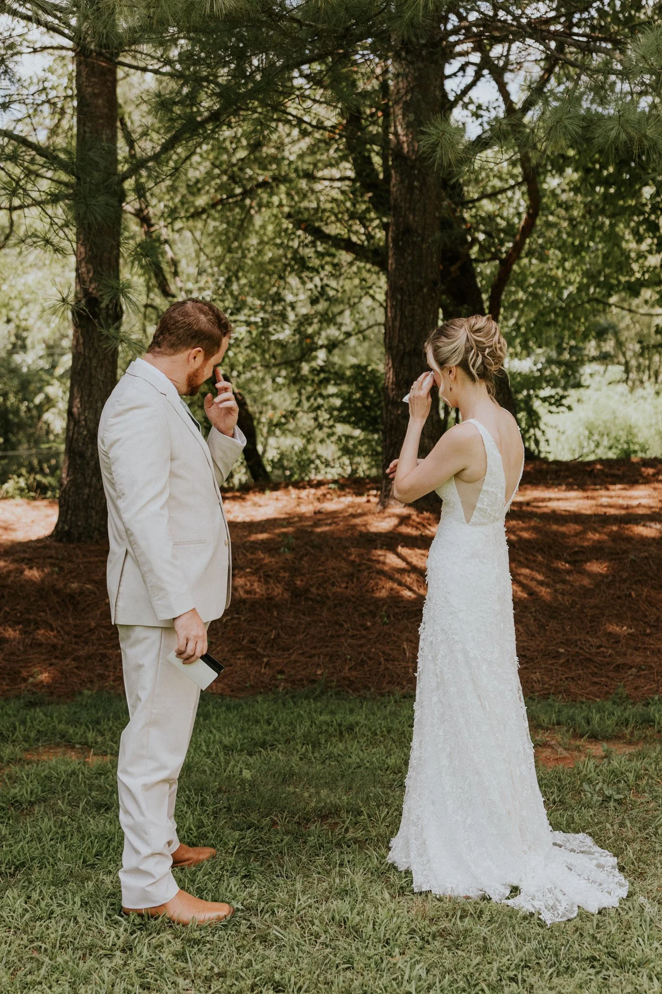 highland-brewing-asheville-north-carolina-wedding-mountain-adventurous-katy-sergent-photography-37.jpg