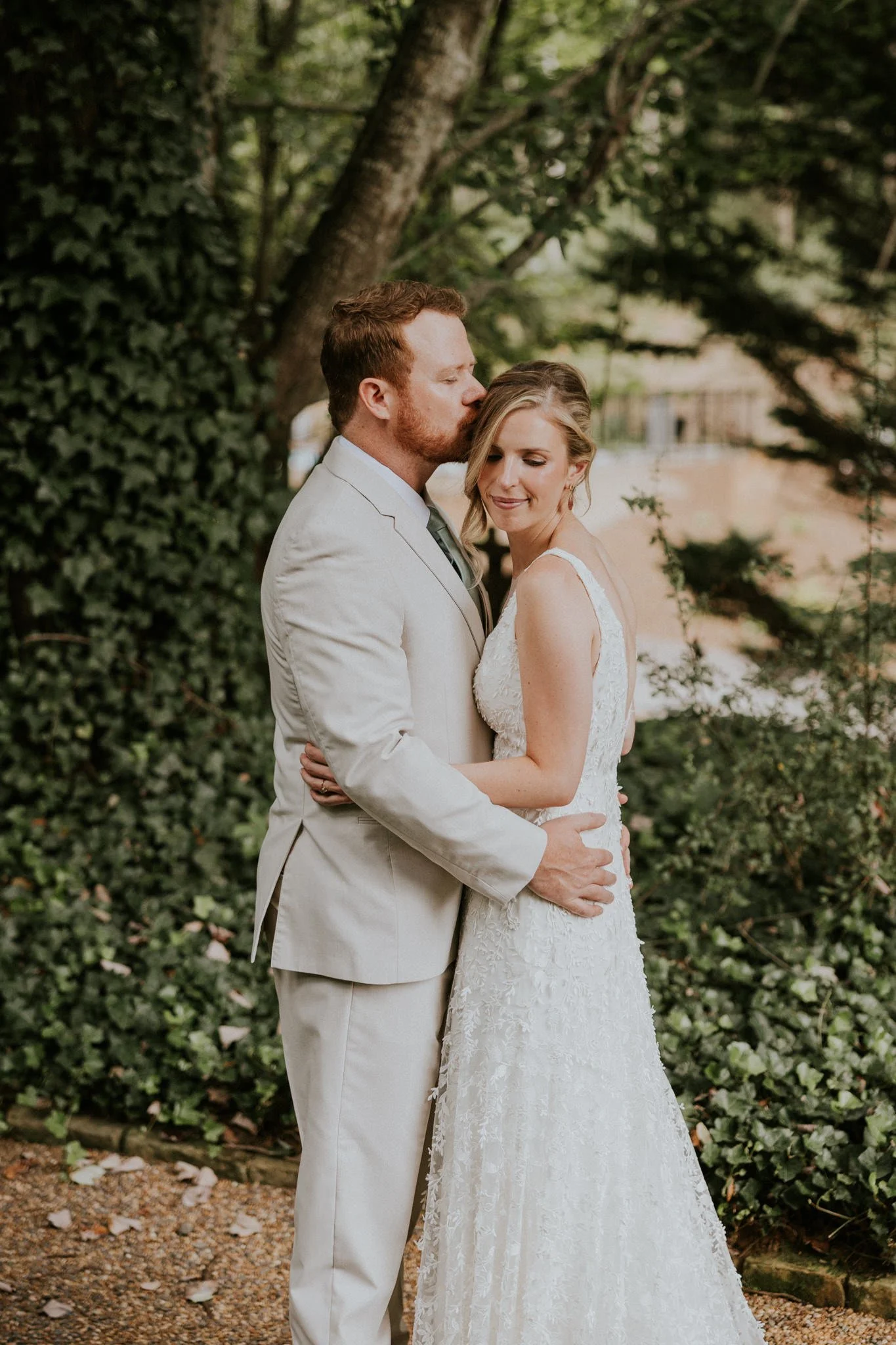 highland-brewing-asheville-north-carolina-wedding-mountain-adventurous-katy-sergent-photography-71.jpg