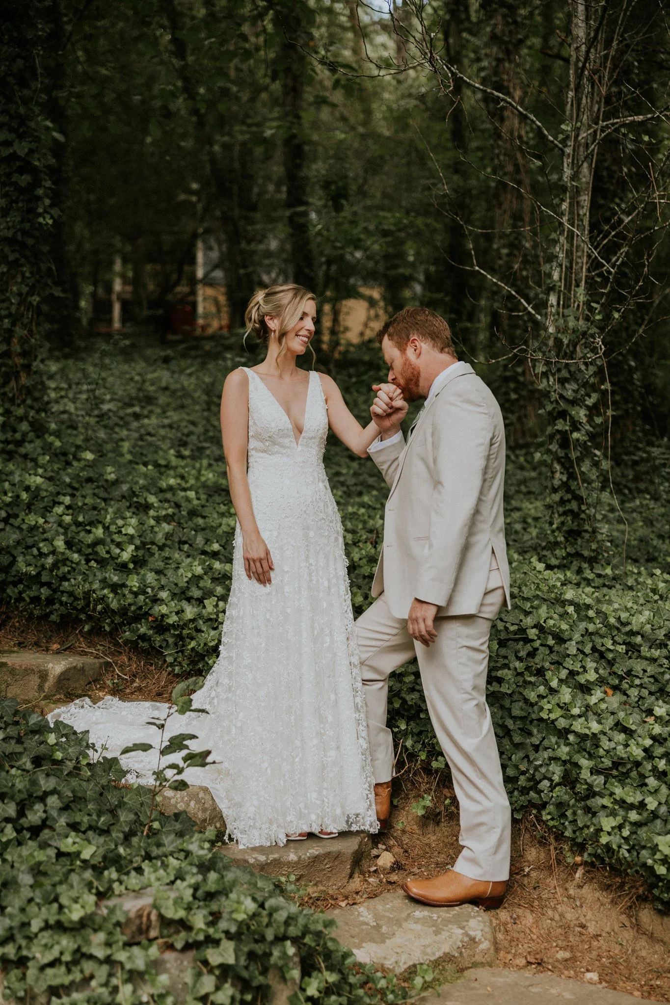 highland-brewing-asheville-north-carolina-wedding-mountain-adventurous-katy-sergent-photography-77.jpg