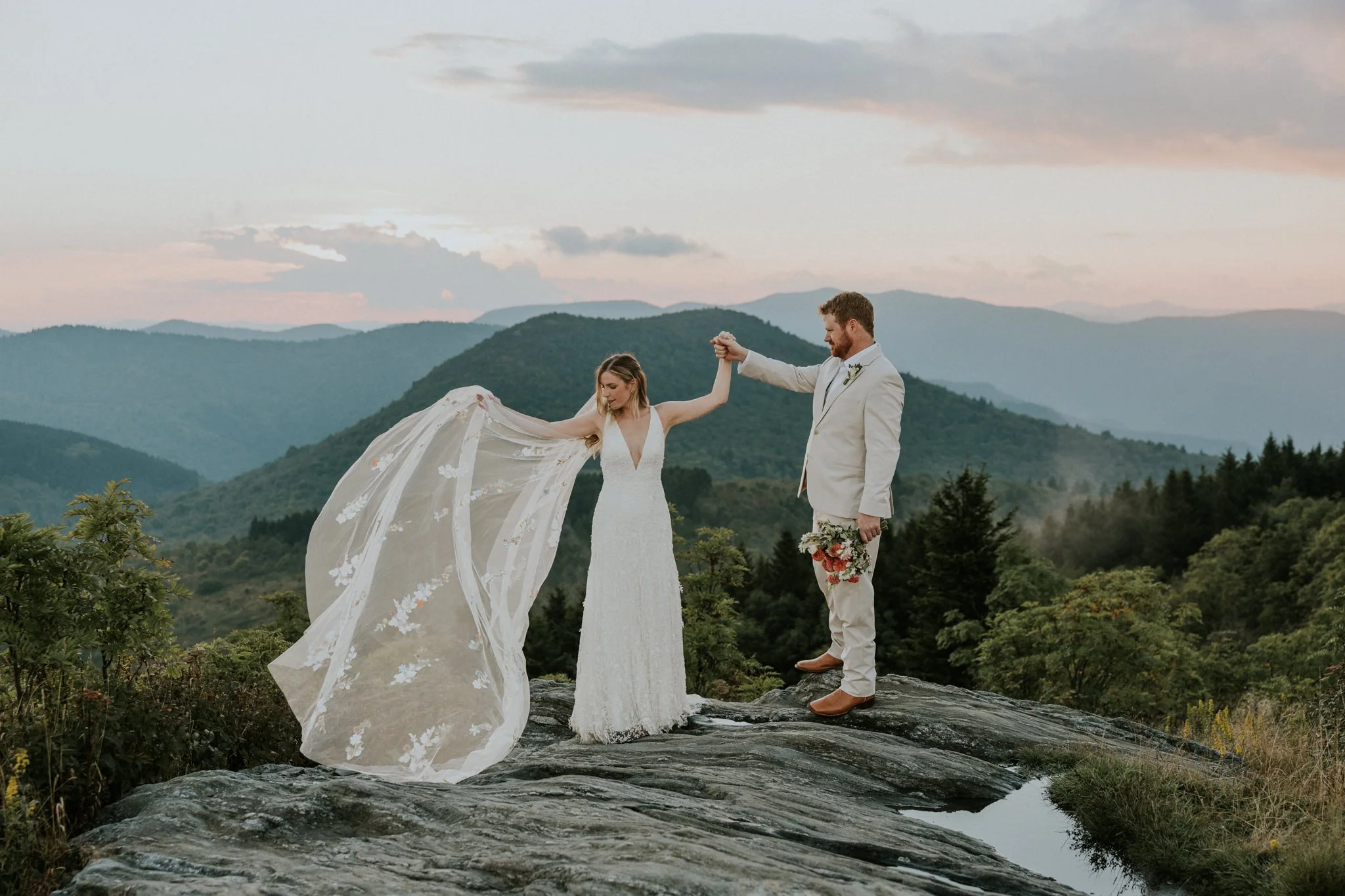 highland-brewing-asheville-north-carolina-wedding-mountain-adventurous-katy-sergent-photography-103.jpg